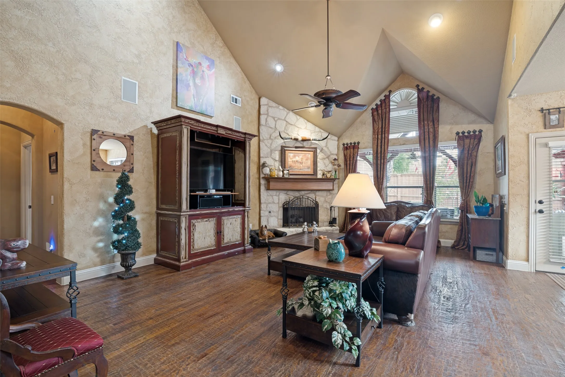 Single Family Residence For Sale in Collin County , 608 Chalk Hill Lane, Murphy, Texas 75094, 4 Bedroom, 3 Bathroom, 2 Garage spaces, 3,197 Sqft, built in 2006, mls#21299244, Real Estate Agent in Murphy, Homes For Sale in Collin county, Homes For Sale in Murphy, Realtor in Murphy Texas, Real Estate Brokerage Independent Realty Texas, Luminita Cordes Realtor