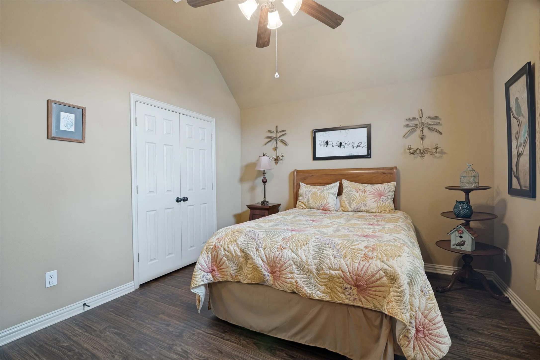 Single Family Residence For Sale in Collin County , 608 Chalk Hill Lane, Murphy, Texas 75094, 4 Bedroom, 3 Bathroom, 2 Garage spaces, 3,197 Sqft, built in 2006, mls#21299244, Real Estate Agent in Murphy, Homes For Sale in Collin county, Homes For Sale in Murphy, Realtor in Murphy Texas, Real Estate Brokerage Independent Realty Texas, Luminita Cordes Realtor