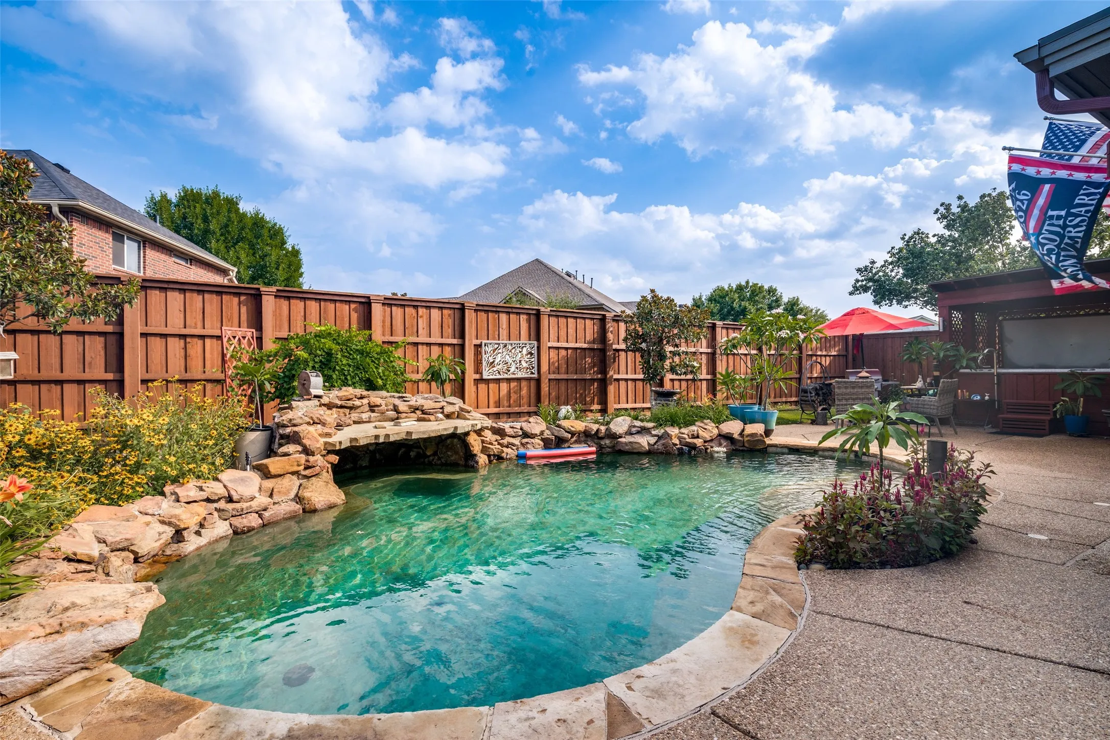 Single Family Residence For Sale in Collin County , 608 Chalk Hill Lane, Murphy, Texas 75094, 4 Bedroom, 3 Bathroom, 2 Garage spaces, 3,197 Sqft, built in 2006, mls#21299244, Real Estate Agent in Murphy, Homes For Sale in Collin county, Homes For Sale in Murphy, Realtor in Murphy Texas, Real Estate Brokerage Independent Realty Texas, Luminita Cordes Realtor