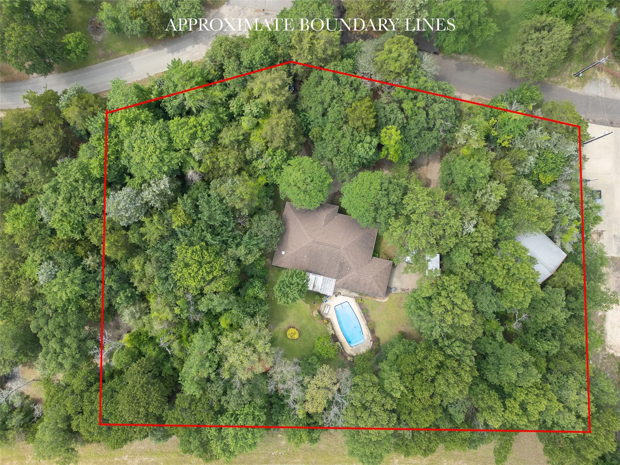 Single Family Residence For Sale in Wood County , 605 County road 2310, Mineola, Texas 75773, 3 Bedroom, 3 Bathroom, 2 Garage spaces, 2,472 Sqft, built in 1985, mls#21301704, Real Estate Agent in Mineola, Homes For Sale in Wood county, Homes For Sale in Mineola, Realtor in Mineola Texas, Real Estate Brokerage Independent Realty Texas, Luminita Cordes Realtor