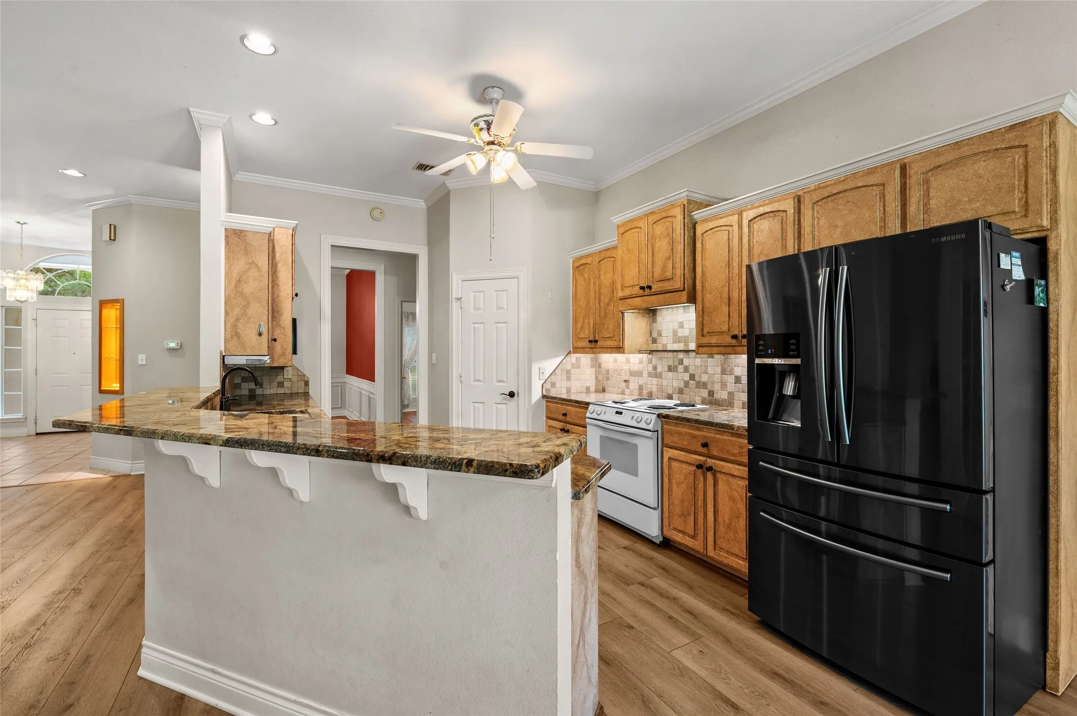Single Family Residence For Sale in Wood County , 605 County road 2310, Mineola, Texas 75773, 3 Bedroom, 3 Bathroom, 2 Garage spaces, 2,472 Sqft, built in 1985, mls#21301704, Real Estate Agent in Mineola, Homes For Sale in Wood county, Homes For Sale in Mineola, Realtor in Mineola Texas, Real Estate Brokerage Independent Realty Texas, Luminita Cordes Realtor