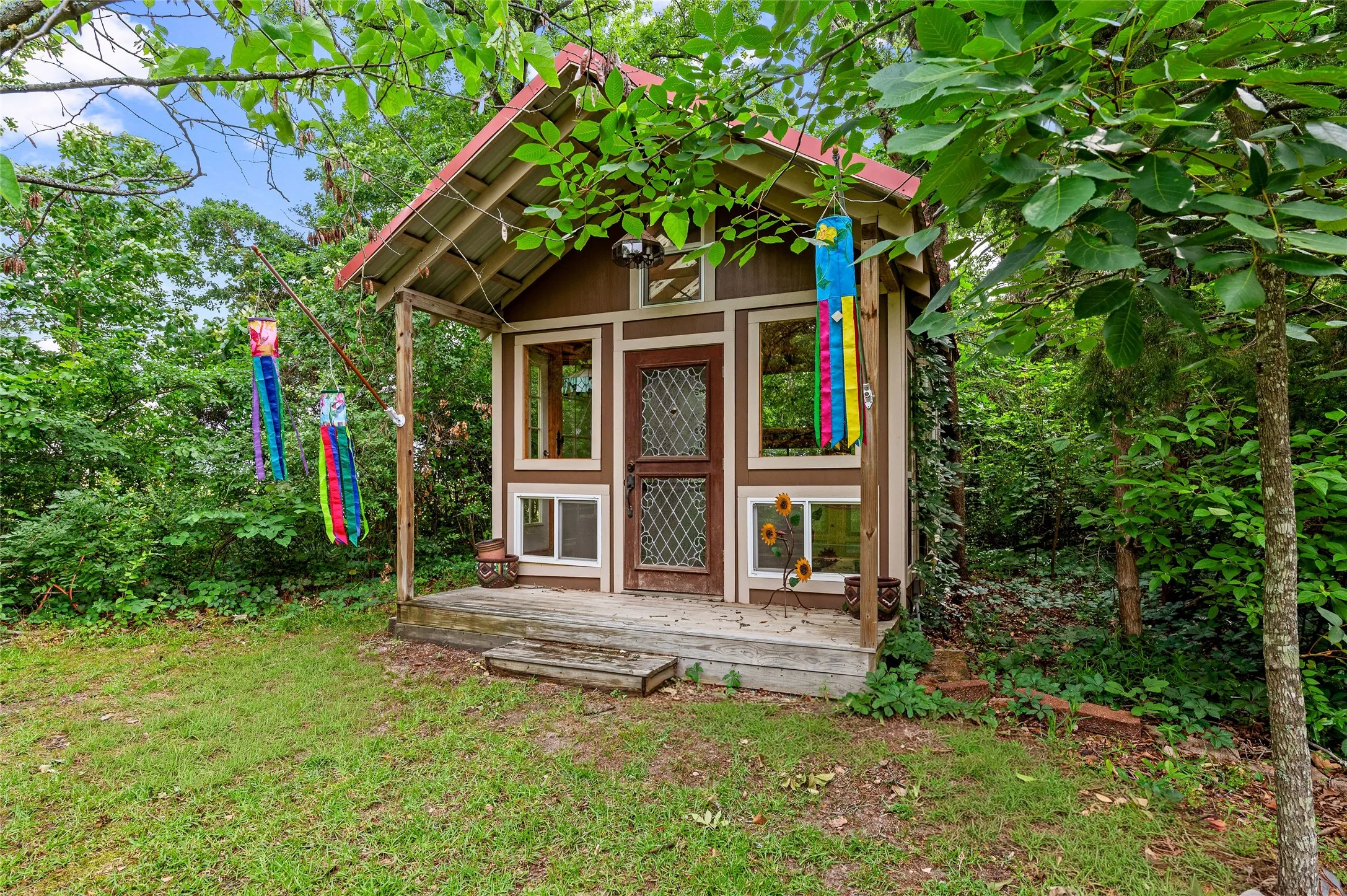 Single Family Residence For Sale in Wood County , 605 County road 2310, Mineola, Texas 75773, 3 Bedroom, 3 Bathroom, 2 Garage spaces, 2,472 Sqft, built in 1985, mls#21301704, Real Estate Agent in Mineola, Homes For Sale in Wood county, Homes For Sale in Mineola, Realtor in Mineola Texas, Real Estate Brokerage Independent Realty Texas, Luminita Cordes Realtor