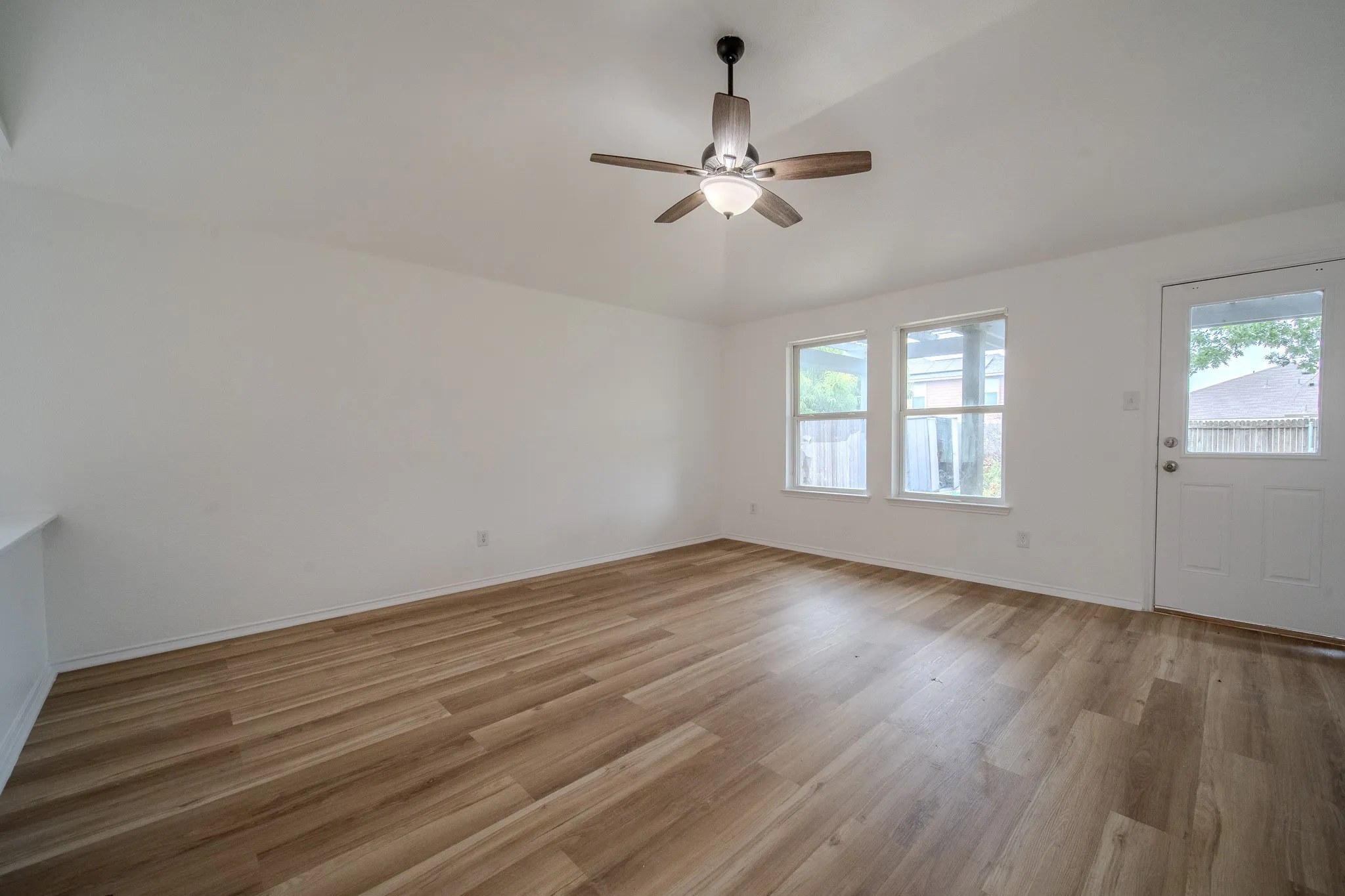 Single Family Residence For Rent in Collin County , 2037 Cedar Trail, Anna, Texas 75409, 4 Bedroom, 2 Bathroom, 2 Garage spaces, 1,817 Sqft, built in 2008, mls#21301706, Real Estate Agent in Anna, Homes For Rent in Collin county, Homes For Rent in Anna, Realtor in Anna Texas, Real Estate Brokerage Independent Realty Texas, Luminita Cordes Realtor
