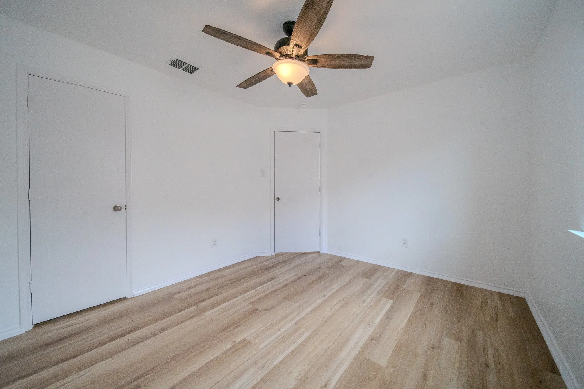 Single Family Residence For Rent in Collin County , 2037 Cedar Trail, Anna, Texas 75409, 4 Bedroom, 2 Bathroom, 2 Garage spaces, 1,817 Sqft, built in 2008, mls#21301706, Real Estate Agent in Anna, Homes For Rent in Collin county, Homes For Rent in Anna, Realtor in Anna Texas, Real Estate Brokerage Independent Realty Texas, Luminita Cordes Realtor