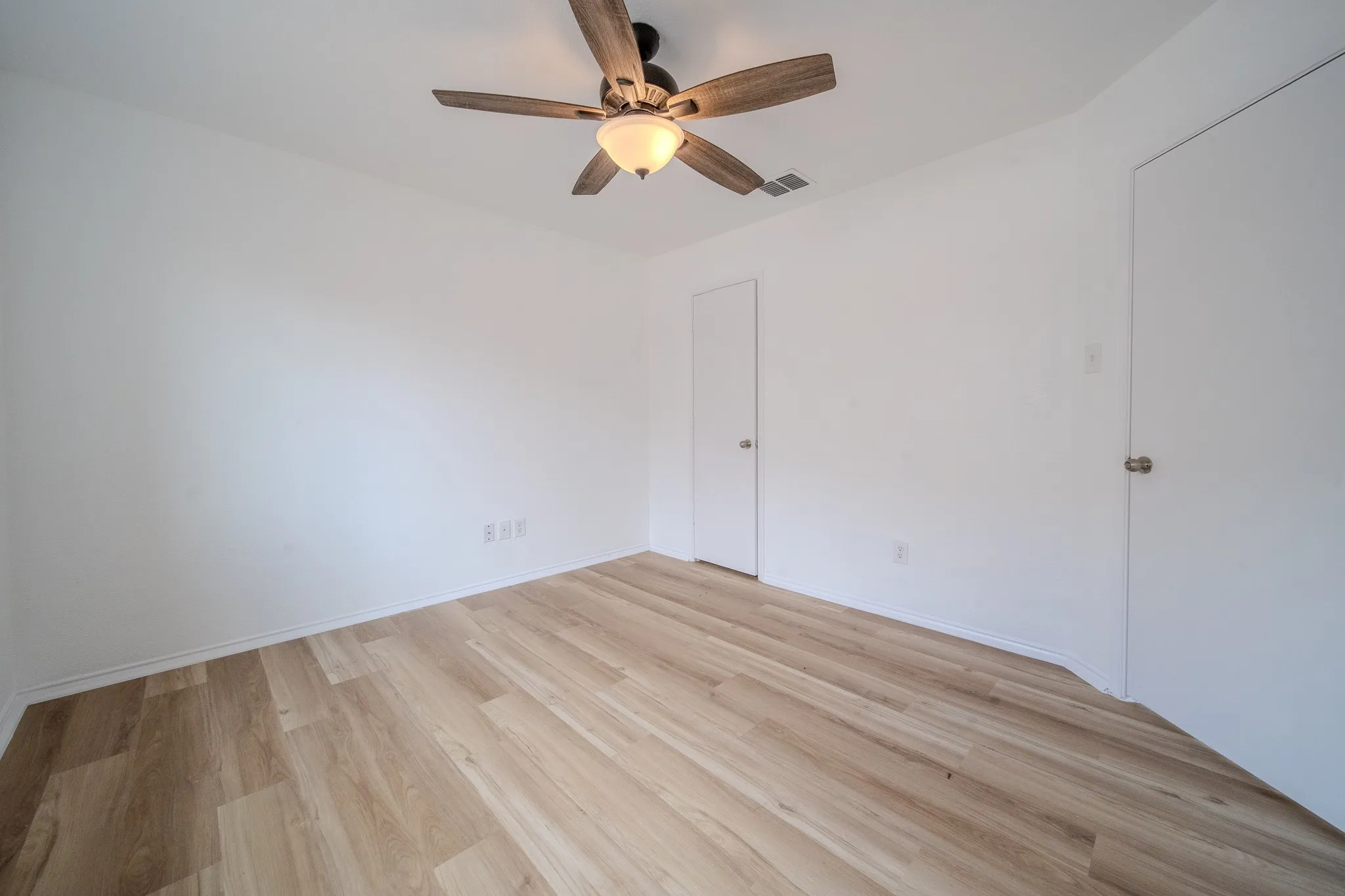 Single Family Residence For Rent in Collin County , 2037 Cedar Trail, Anna, Texas 75409, 4 Bedroom, 2 Bathroom, 2 Garage spaces, 1,817 Sqft, built in 2008, mls#21301706, Real Estate Agent in Anna, Homes For Rent in Collin county, Homes For Rent in Anna, Realtor in Anna Texas, Real Estate Brokerage Independent Realty Texas, Luminita Cordes Realtor