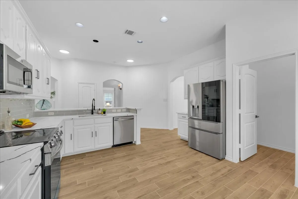 Single Family Residence For Sale in Collin County , 5905 Chisholm Trail, Mc Kinney, Texas 75070, 4 Bedroom, 2 Bathroom, 2 Garage spaces, 2,223 Sqft, built in 2008, mls#21301543, Real Estate Agent in Mc Kinney, Homes For Sale in Collin county, Homes For Sale in Mc Kinney, Realtor in Mc Kinney Texas, Real Estate Brokerage Independent Realty Texas, Luminita Cordes Realtor
