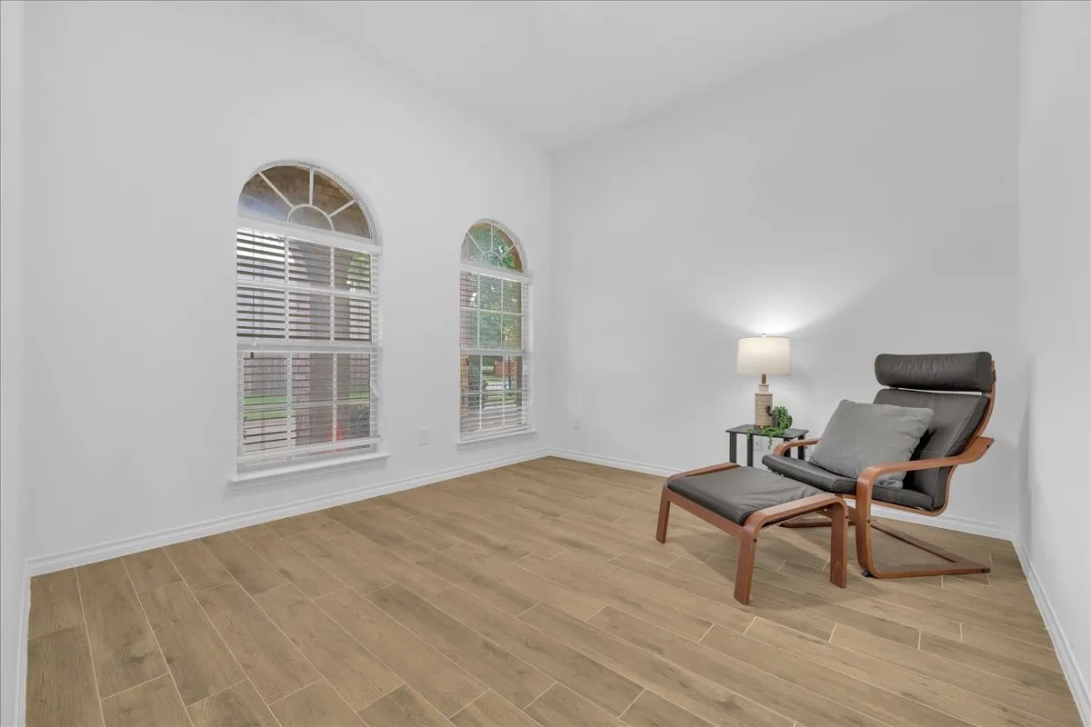 Single Family Residence For Sale in Collin County , 5905 Chisholm Trail, Mc Kinney, Texas 75070, 4 Bedroom, 2 Bathroom, 2 Garage spaces, 2,223 Sqft, built in 2008, mls#21301543, Real Estate Agent in Mc Kinney, Homes For Sale in Collin county, Homes For Sale in Mc Kinney, Realtor in Mc Kinney Texas, Real Estate Brokerage Independent Realty Texas, Luminita Cordes Realtor