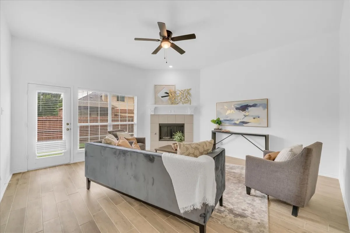 Single Family Residence For Sale in Collin County , 5905 Chisholm Trail, Mc Kinney, Texas 75070, 4 Bedroom, 2 Bathroom, 2 Garage spaces, 2,223 Sqft, built in 2008, mls#21301543, Real Estate Agent in Mc Kinney, Homes For Sale in Collin county, Homes For Sale in Mc Kinney, Realtor in Mc Kinney Texas, Real Estate Brokerage Independent Realty Texas, Luminita Cordes Realtor