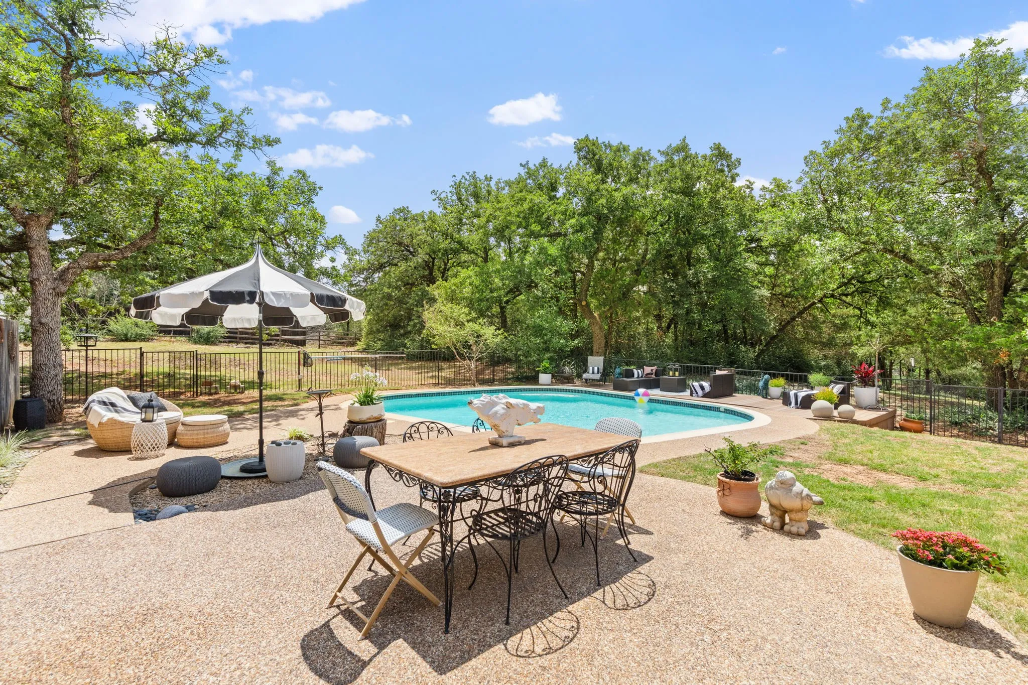 Single Family Residence For Sale in Denton County , 2530 Church Drive, Corinth, Texas 76210, 4 Bedrooms, 4 Bathrooms, 3 Garage spaces, 3,486 Sqft, built in 1995, Price $2,290,000, mls#21297897, Real Estate Agent in Corinth, Homes For Sale in Denton county, Homes For Sale in Corinth, Realtor in Corinth Texas, Real Estate Brokerage Independent Realty Texas, Luminita Cordes Realtor