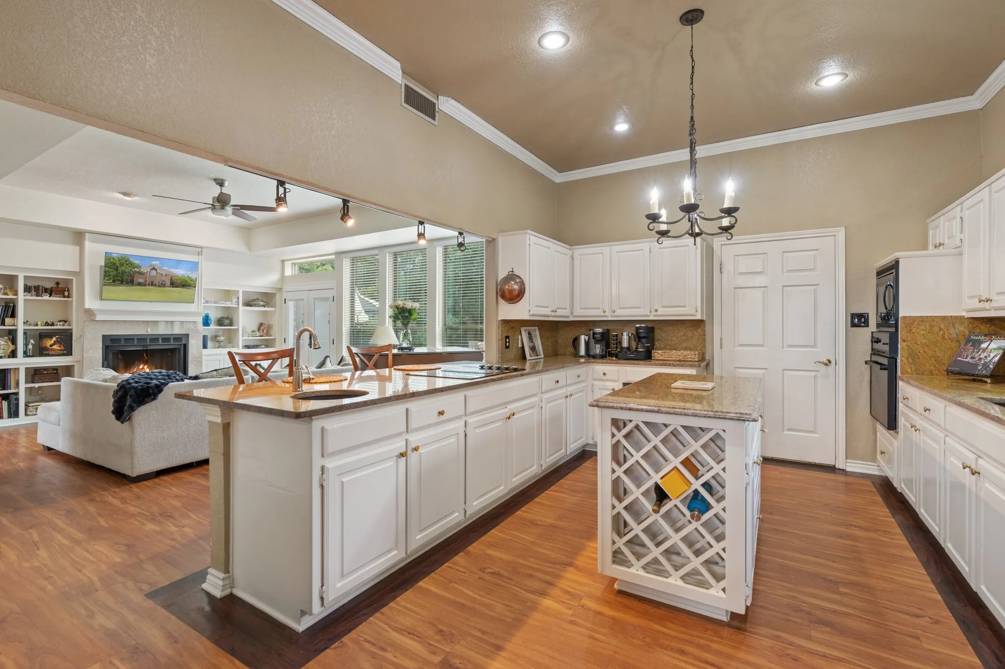 Single Family Residence For Sale in Denton County , 2530 Church Drive, Corinth, Texas 76210, 4 Bedrooms, 4 Bathrooms, 3 Garage spaces, 3,486 Sqft, built in 1995, Price $2,290,000, mls#21297897, Real Estate Agent in Corinth, Homes For Sale in Denton county, Homes For Sale in Corinth, Realtor in Corinth Texas, Real Estate Brokerage Independent Realty Texas, Luminita Cordes Realtor