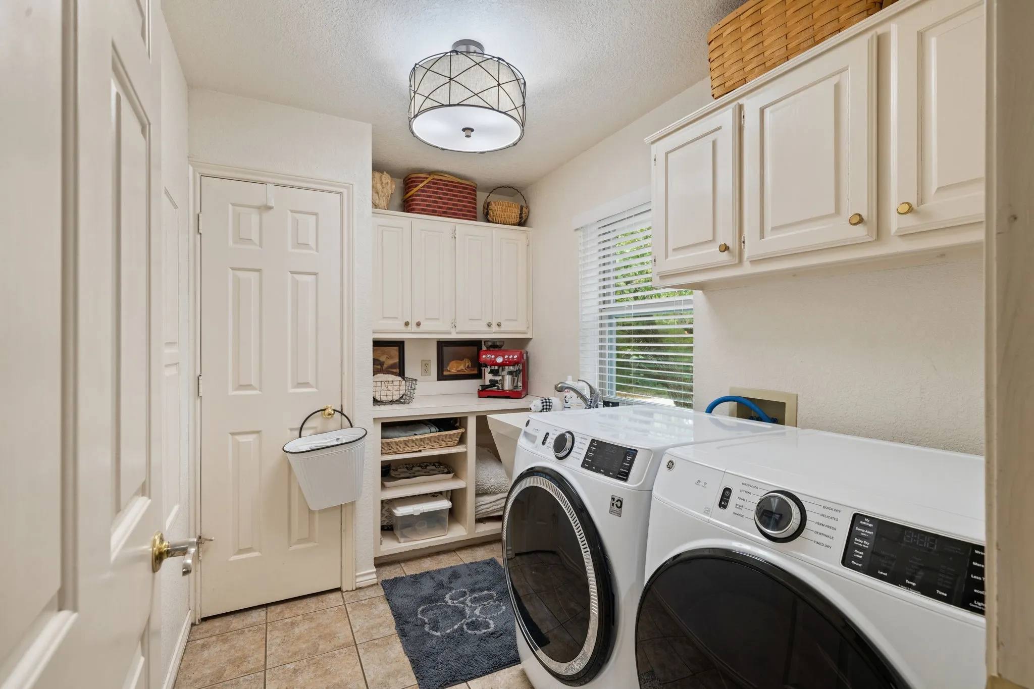 Single Family Residence For Sale in Denton County , 2530 Church Drive, Corinth, Texas 76210, 4 Bedrooms, 4 Bathrooms, 3 Garage spaces, 3,486 Sqft, built in 1995, Price $2,290,000, mls#21297897, Real Estate Agent in Corinth, Homes For Sale in Denton county, Homes For Sale in Corinth, Realtor in Corinth Texas, Real Estate Brokerage Independent Realty Texas, Luminita Cordes Realtor