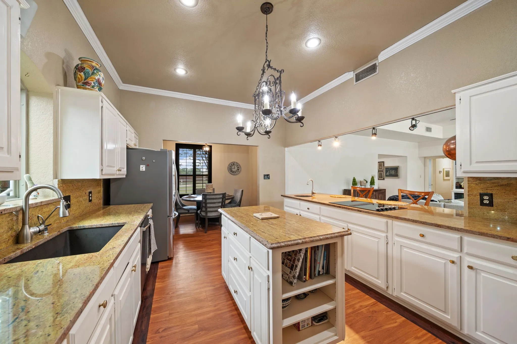 Single Family Residence For Sale in Denton County , 2530 Church Drive, Corinth, Texas 76210, 4 Bedrooms, 4 Bathrooms, 3 Garage spaces, 3,486 Sqft, built in 1995, Price $2,290,000, mls#21297897, Real Estate Agent in Corinth, Homes For Sale in Denton county, Homes For Sale in Corinth, Realtor in Corinth Texas, Real Estate Brokerage Independent Realty Texas, Luminita Cordes Realtor