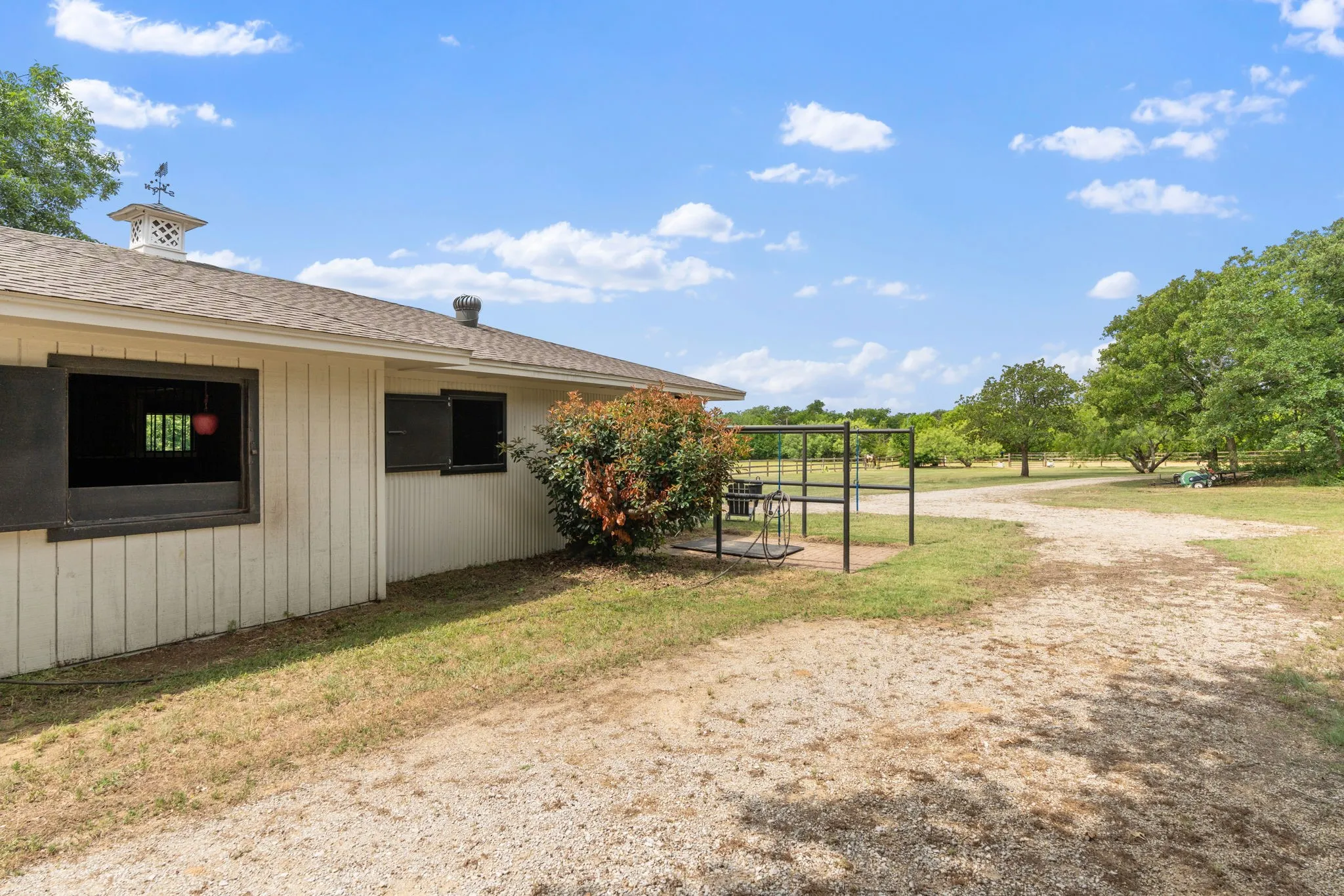 Single Family Residence For Sale in Denton County , 2530 Church Drive, Corinth, Texas 76210, 4 Bedrooms, 4 Bathrooms, 3 Garage spaces, 3,486 Sqft, built in 1995, Price $2,290,000, mls#21297897, Real Estate Agent in Corinth, Homes For Sale in Denton county, Homes For Sale in Corinth, Realtor in Corinth Texas, Real Estate Brokerage Independent Realty Texas, Luminita Cordes Realtor