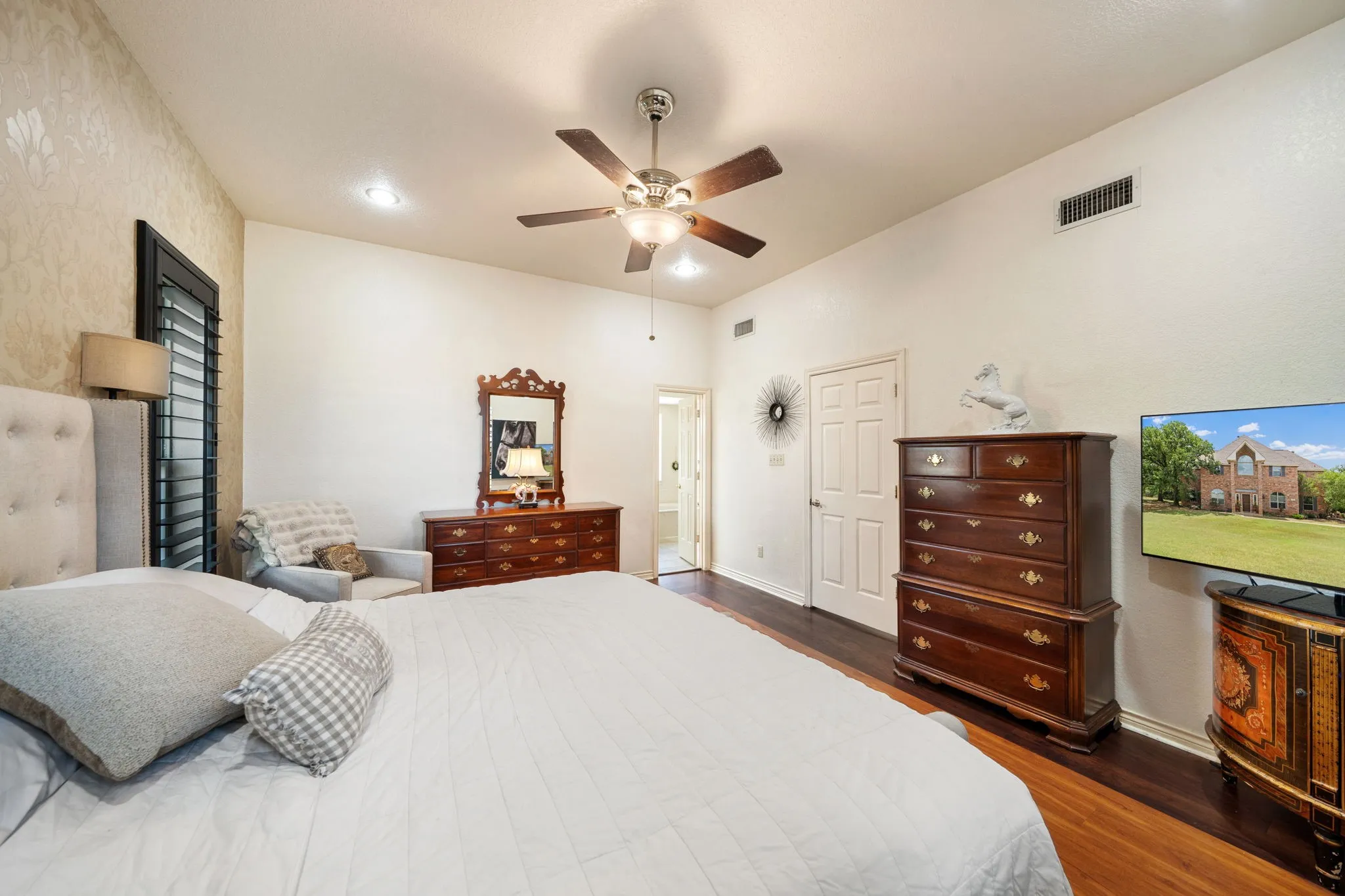 Single Family Residence For Sale in Denton County , 2530 Church Drive, Corinth, Texas 76210, 4 Bedrooms, 4 Bathrooms, 3 Garage spaces, 3,486 Sqft, built in 1995, Price $2,290,000, mls#21297897, Real Estate Agent in Corinth, Homes For Sale in Denton county, Homes For Sale in Corinth, Realtor in Corinth Texas, Real Estate Brokerage Independent Realty Texas, Luminita Cordes Realtor