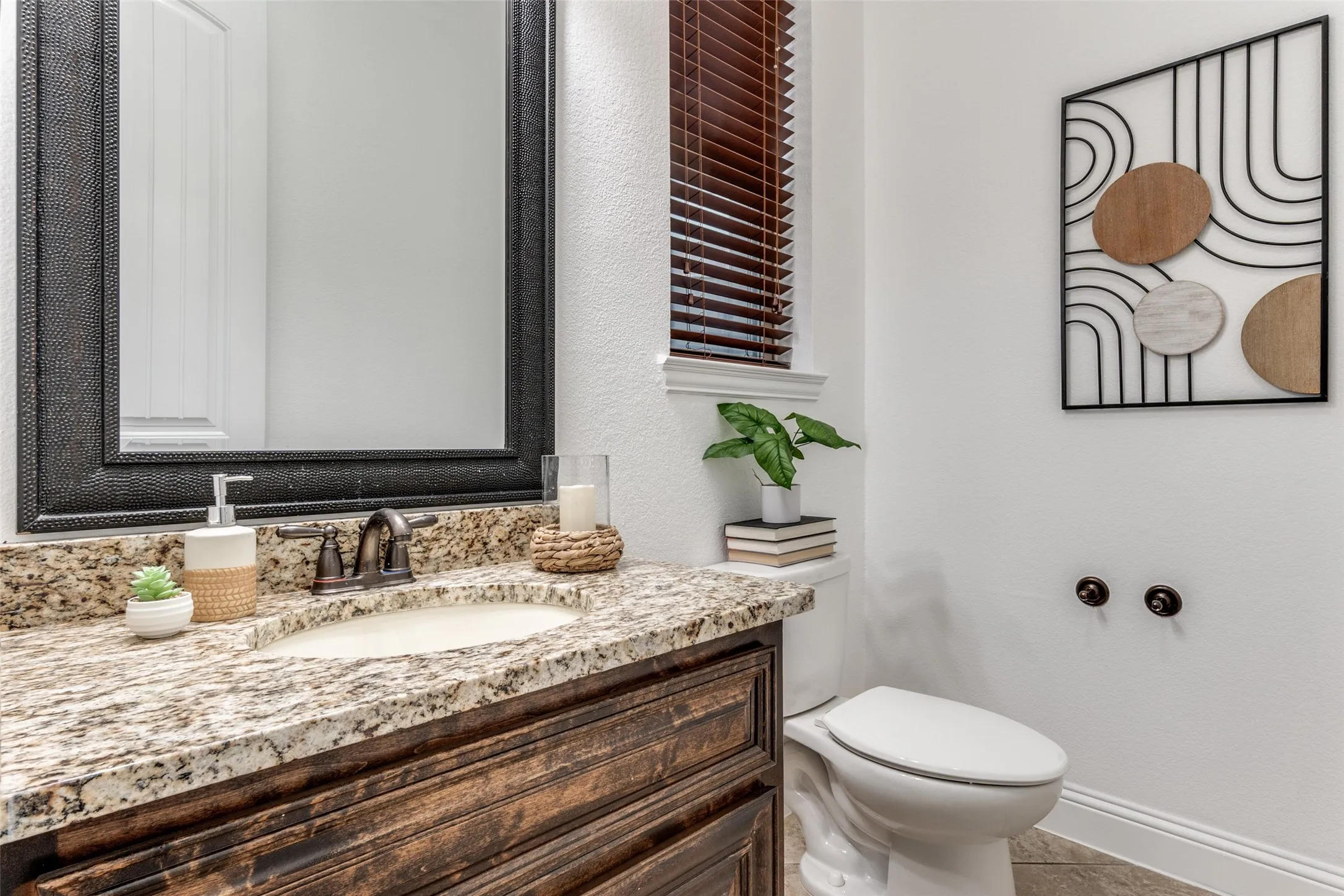 Townhouse For Sale in Dallas County , 3004 Zenia Drive, Dallas, Texas 75204, 3 Bedrooms, 3 Bathrooms, 2 Garage spaces, 1,909 Sqft, built in 2012, Price $499,000, mls#21300967, Real Estate Agent in Dallas, Homes For Sale in Dallas county, Homes For Sale in Dallas, Realtor in Dallas Texas, Real Estate Brokerage Independent Realty Texas, Luminita Cordes Realtor