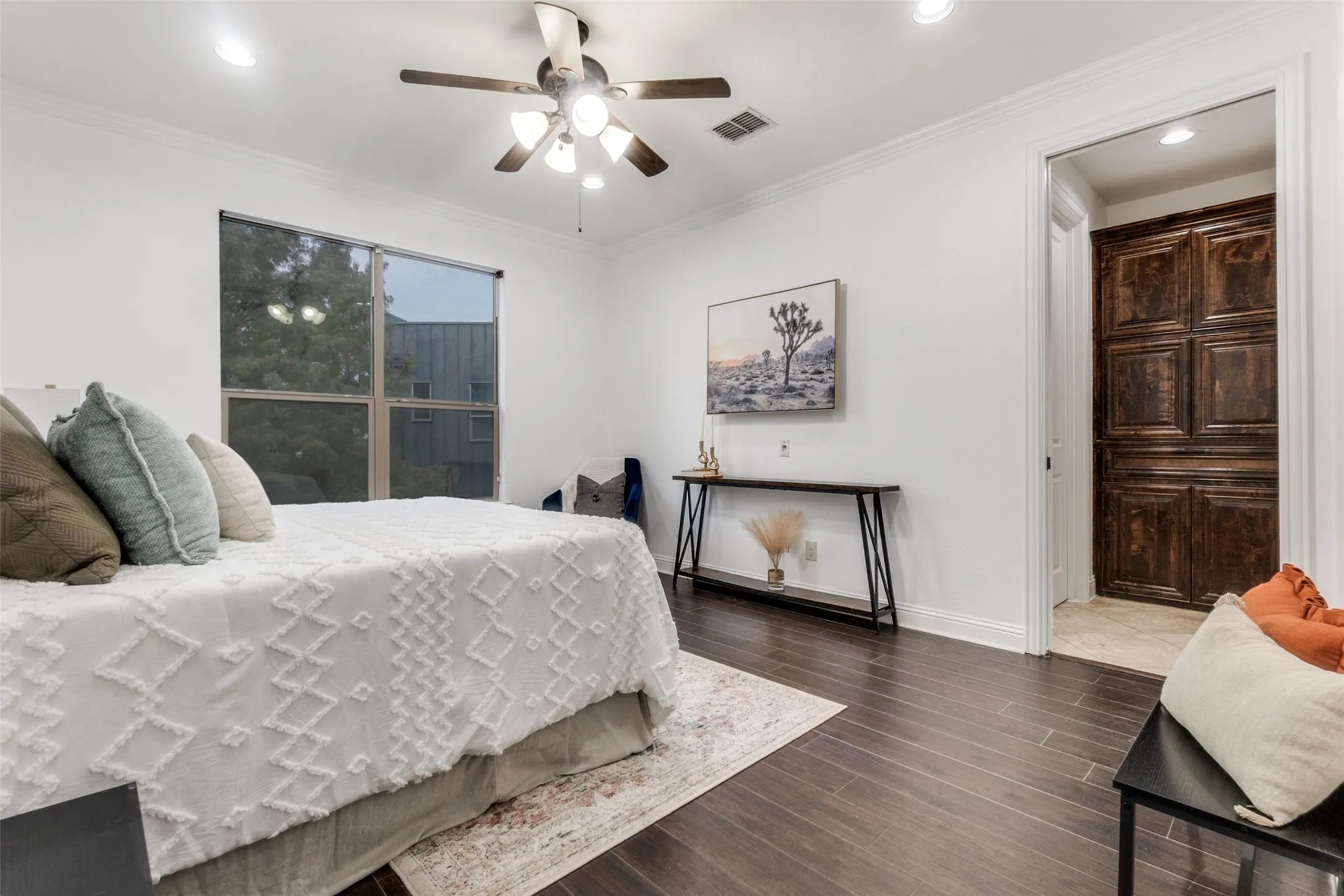 Townhouse For Sale in Dallas County , 3004 Zenia Drive, Dallas, Texas 75204, 3 Bedrooms, 3 Bathrooms, 2 Garage spaces, 1,909 Sqft, built in 2012, Price $499,000, mls#21300967, Real Estate Agent in Dallas, Homes For Sale in Dallas county, Homes For Sale in Dallas, Realtor in Dallas Texas, Real Estate Brokerage Independent Realty Texas, Luminita Cordes Realtor