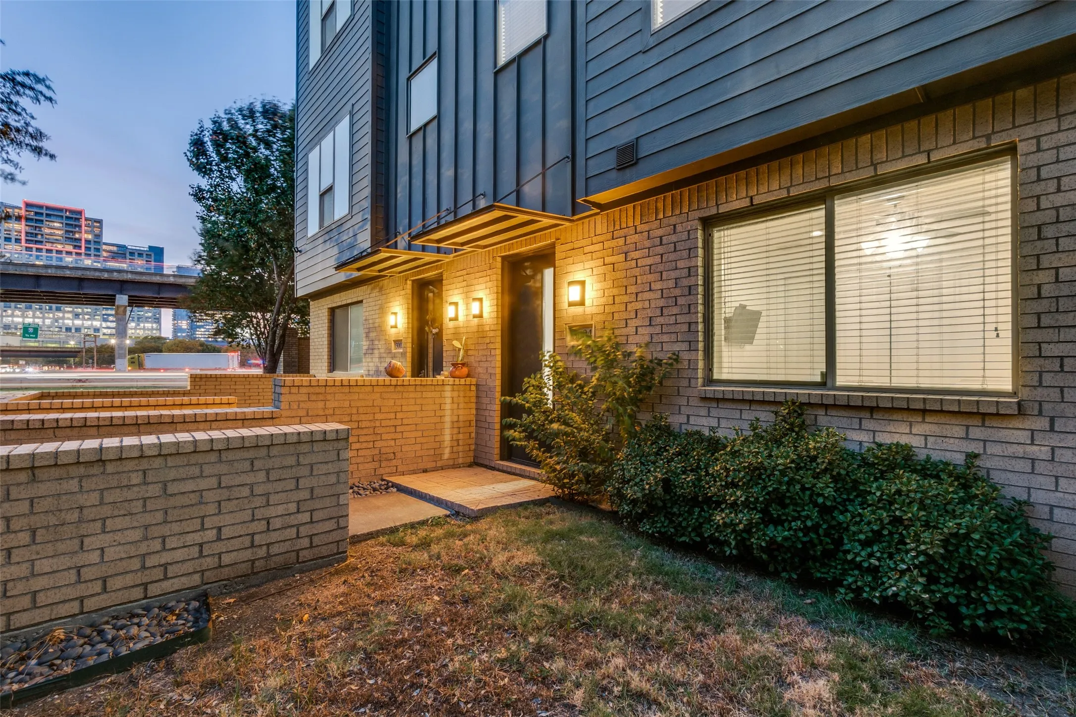 Townhouse For Sale in Dallas County , 3004 Zenia Drive, Dallas, Texas 75204, 3 Bedrooms, 3 Bathrooms, 2 Garage spaces, 1,909 Sqft, built in 2012, Price $499,000, mls#21300967, Real Estate Agent in Dallas, Homes For Sale in Dallas county, Homes For Sale in Dallas, Realtor in Dallas Texas, Real Estate Brokerage Independent Realty Texas, Luminita Cordes Realtor
