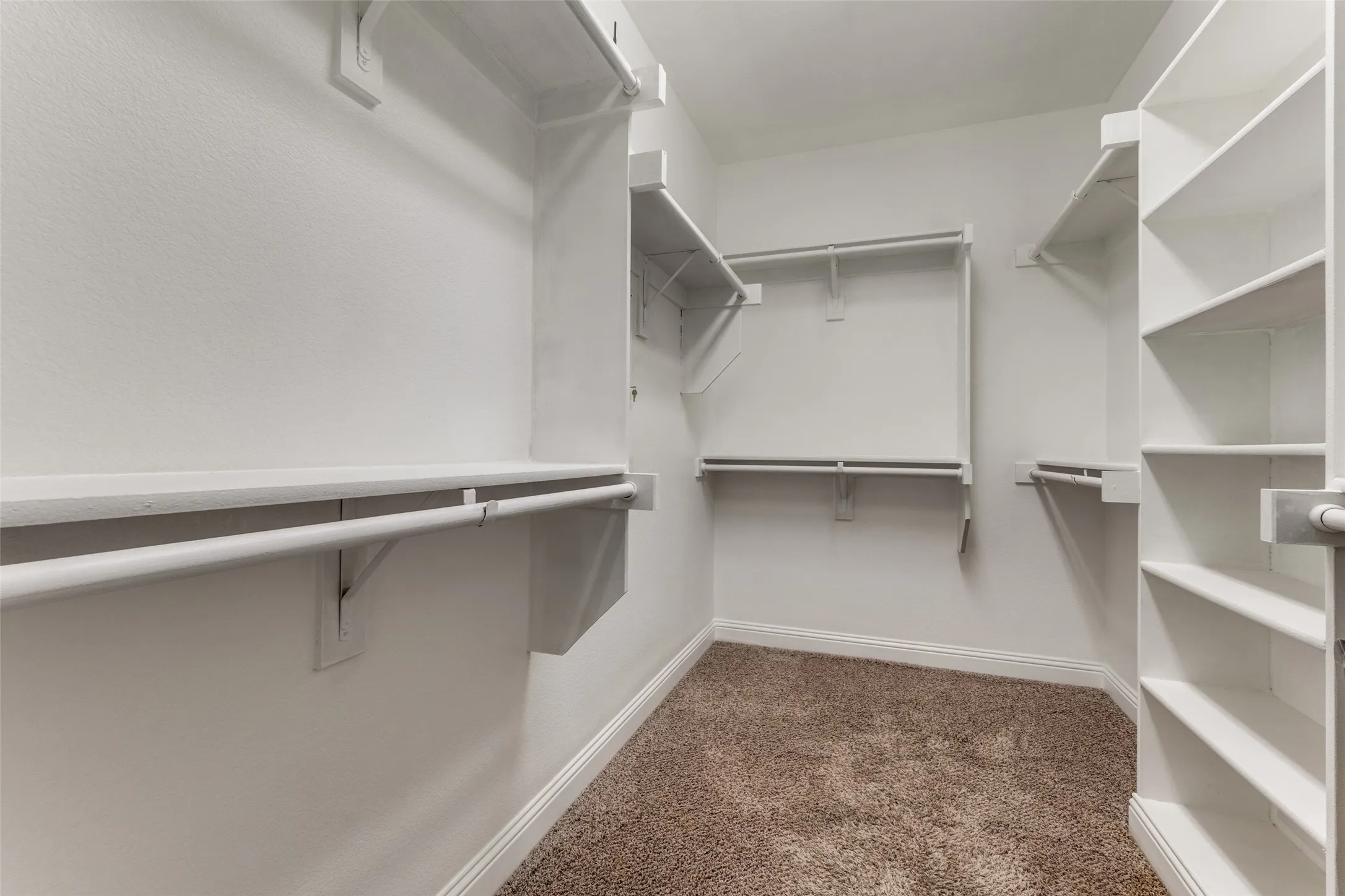 Townhouse For Sale in Dallas County , 3004 Zenia Drive, Dallas, Texas 75204, 3 Bedrooms, 3 Bathrooms, 2 Garage spaces, 1,909 Sqft, built in 2012, Price $499,000, mls#21300967, Real Estate Agent in Dallas, Homes For Sale in Dallas county, Homes For Sale in Dallas, Realtor in Dallas Texas, Real Estate Brokerage Independent Realty Texas, Luminita Cordes Realtor