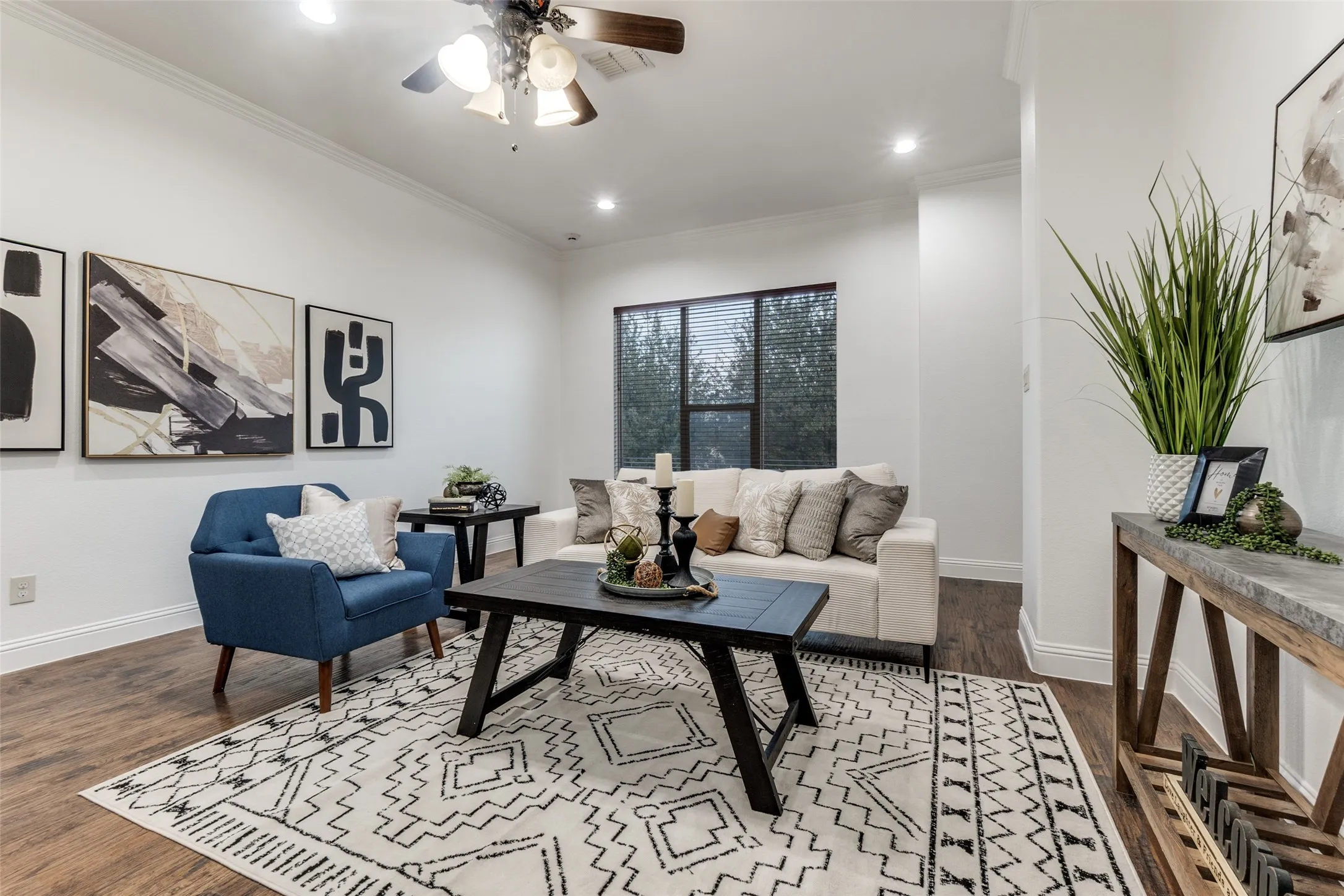 Townhouse For Sale in Dallas County , 3004 Zenia Drive, Dallas, Texas 75204, 3 Bedrooms, 3 Bathrooms, 2 Garage spaces, 1,909 Sqft, built in 2012, Price $499,000, mls#21300967, Real Estate Agent in Dallas, Homes For Sale in Dallas county, Homes For Sale in Dallas, Realtor in Dallas Texas, Real Estate Brokerage Independent Realty Texas, Luminita Cordes Realtor
