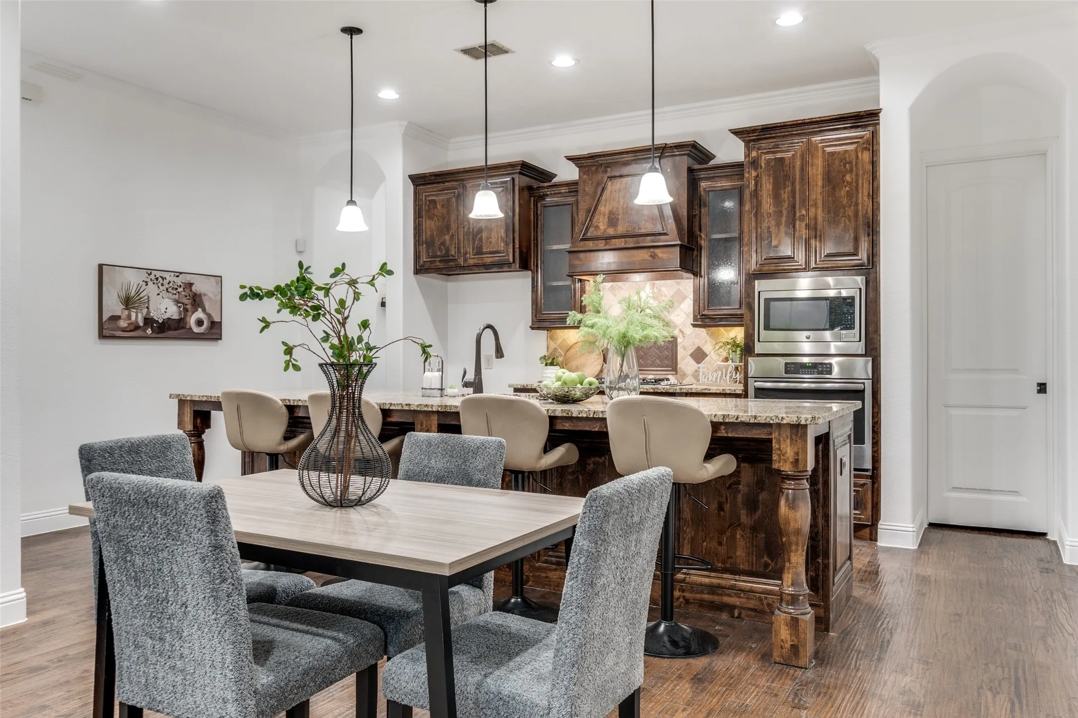 Townhouse For Sale in Dallas County , 3004 Zenia Drive, Dallas, Texas 75204, 3 Bedrooms, 3 Bathrooms, 2 Garage spaces, 1,909 Sqft, built in 2012, Price $499,000, mls#21300967, Real Estate Agent in Dallas, Homes For Sale in Dallas county, Homes For Sale in Dallas, Realtor in Dallas Texas, Real Estate Brokerage Independent Realty Texas, Luminita Cordes Realtor