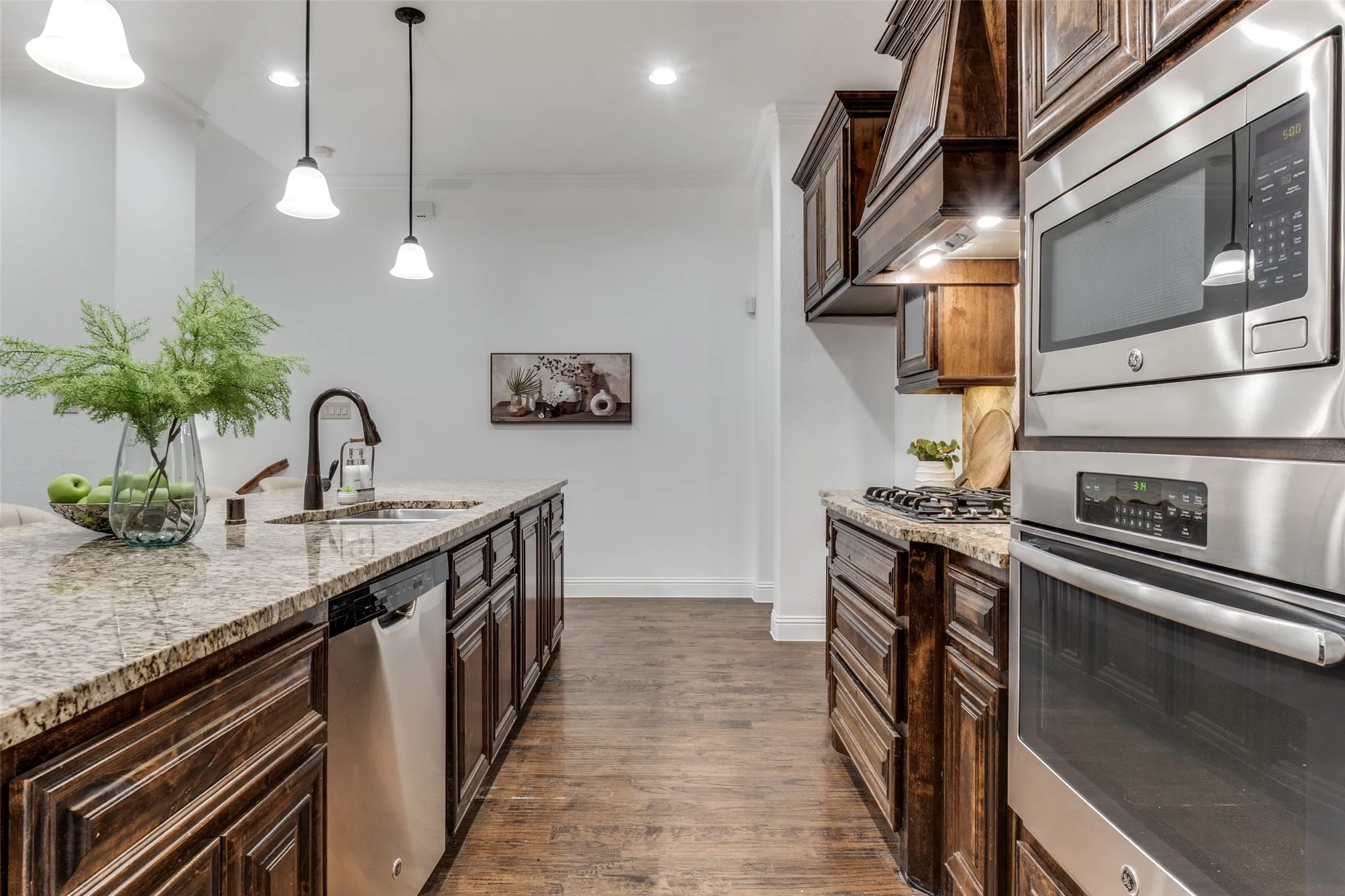Townhouse For Sale in Dallas County , 3004 Zenia Drive, Dallas, Texas 75204, 3 Bedrooms, 3 Bathrooms, 2 Garage spaces, 1,909 Sqft, built in 2012, Price $499,000, mls#21300967, Real Estate Agent in Dallas, Homes For Sale in Dallas county, Homes For Sale in Dallas, Realtor in Dallas Texas, Real Estate Brokerage Independent Realty Texas, Luminita Cordes Realtor