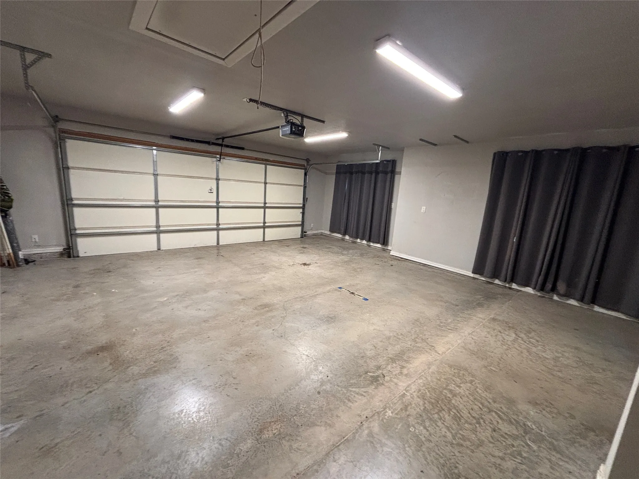 Single Family Residence For Sale in Parker County , 621 N Avenue B, Springtown, Texas 76082, 3 Bedroom, 2 Bathroom, 2 Garage spaces, 1,582 Sqft, built in 2019, mls#21301630, Real Estate Agent in Springtown, Homes For Sale in Parker county, Homes For Sale in Springtown, Realtor in Springtown Texas, Real Estate Brokerage Independent Realty Texas, Luminita Cordes Realtor