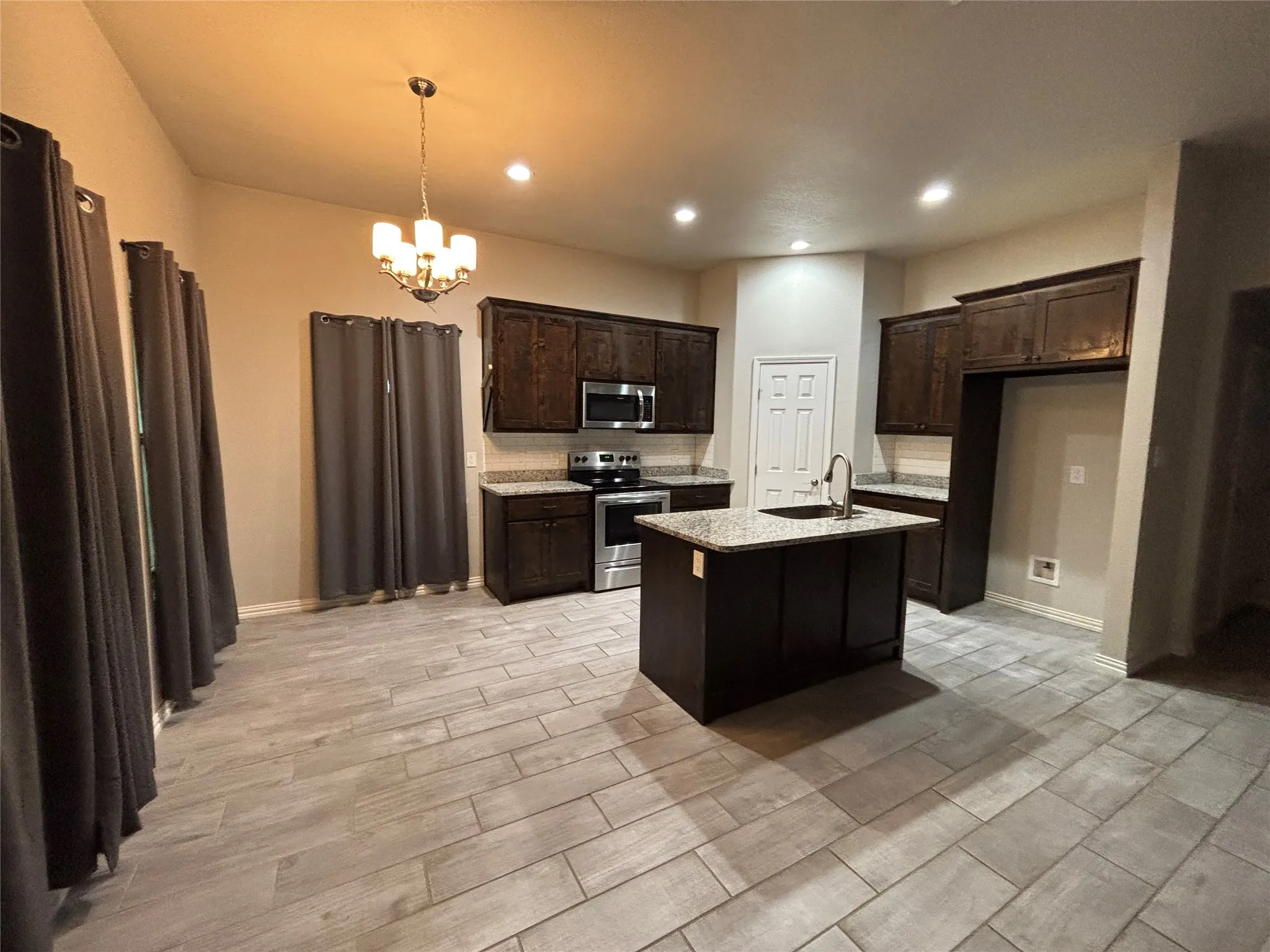 Single Family Residence For Sale in Parker County , 621 N Avenue B, Springtown, Texas 76082, 3 Bedroom, 2 Bathroom, 2 Garage spaces, 1,582 Sqft, built in 2019, mls#21301630, Real Estate Agent in Springtown, Homes For Sale in Parker county, Homes For Sale in Springtown, Realtor in Springtown Texas, Real Estate Brokerage Independent Realty Texas, Luminita Cordes Realtor