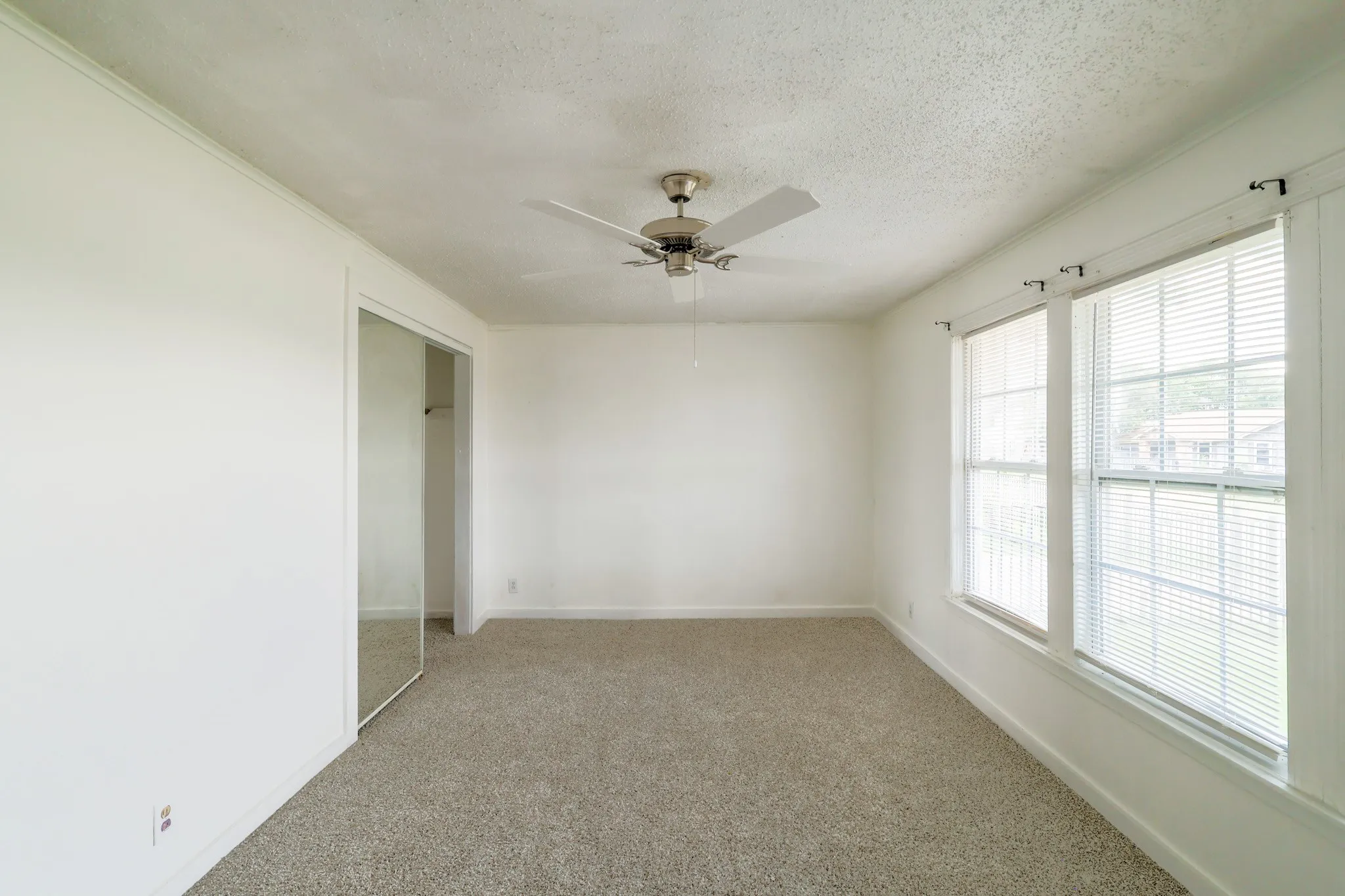 Large 17x11 bedroom