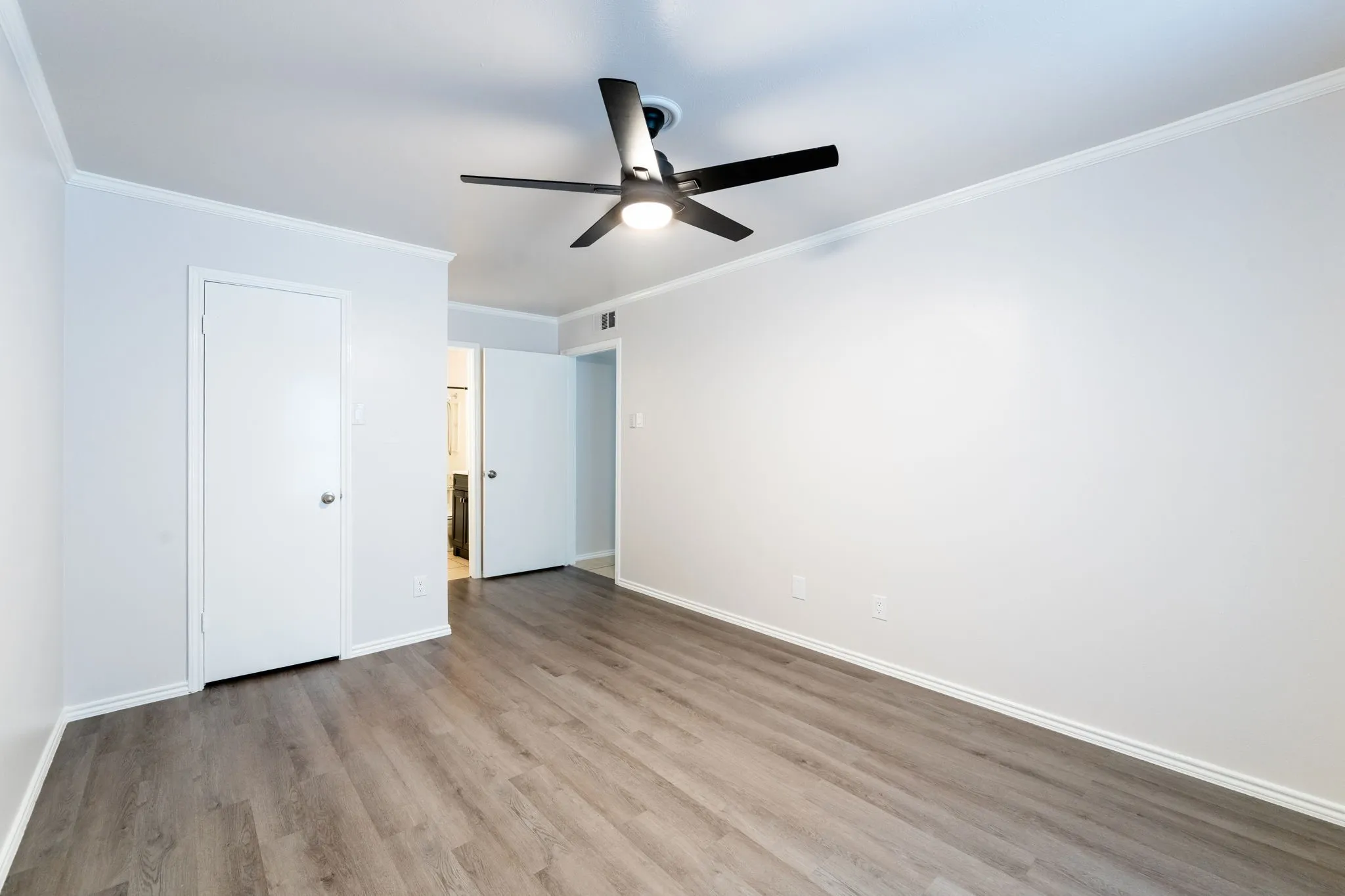 Condominium For Rent in Dallas County , 4552 Chaha Road 205, Garland, Texas 75043, 2 Bedroom, 2 Bathroom, Garage spaces, 943 Sqft, built in 1981, mls#21301751, Real Estate Agent in Garland, Homes For Rent in Dallas county, Homes For Rent in Garland, Realtor in Garland Texas, Real Estate Brokerage Independent Realty Texas, Luminita Cordes Realtor