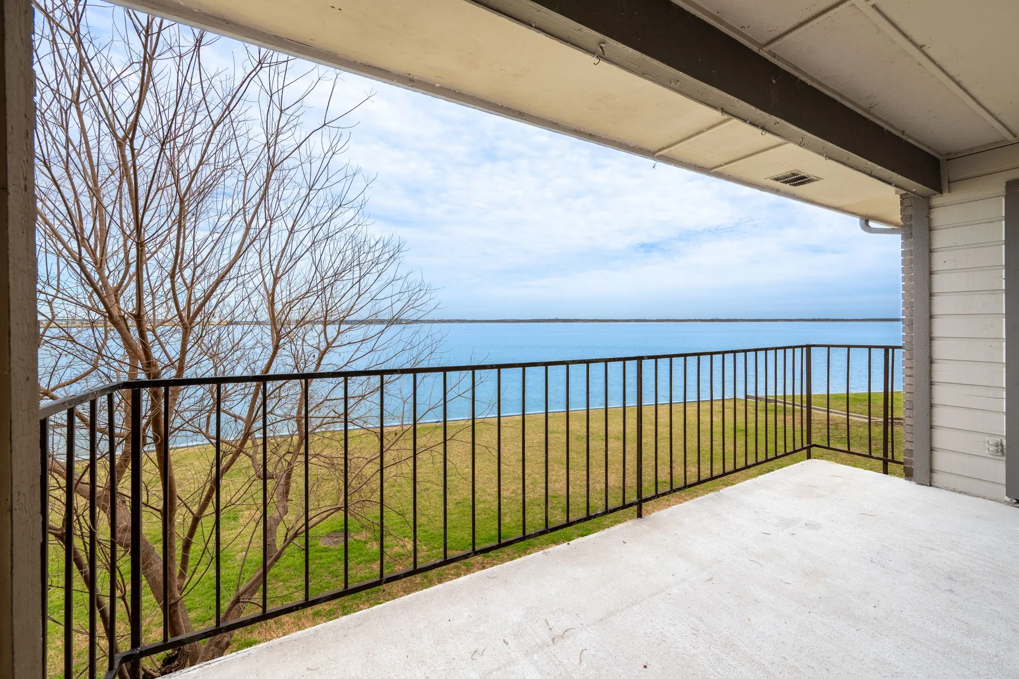 Condominium For Rent in Dallas County , 4552 Chaha Road 205, Garland, Texas 75043, 2 Bedroom, 2 Bathroom, Garage spaces, 943 Sqft, built in 1981, mls#21301751, Real Estate Agent in Garland, Homes For Rent in Dallas county, Homes For Rent in Garland, Realtor in Garland Texas, Real Estate Brokerage Independent Realty Texas, Luminita Cordes Realtor