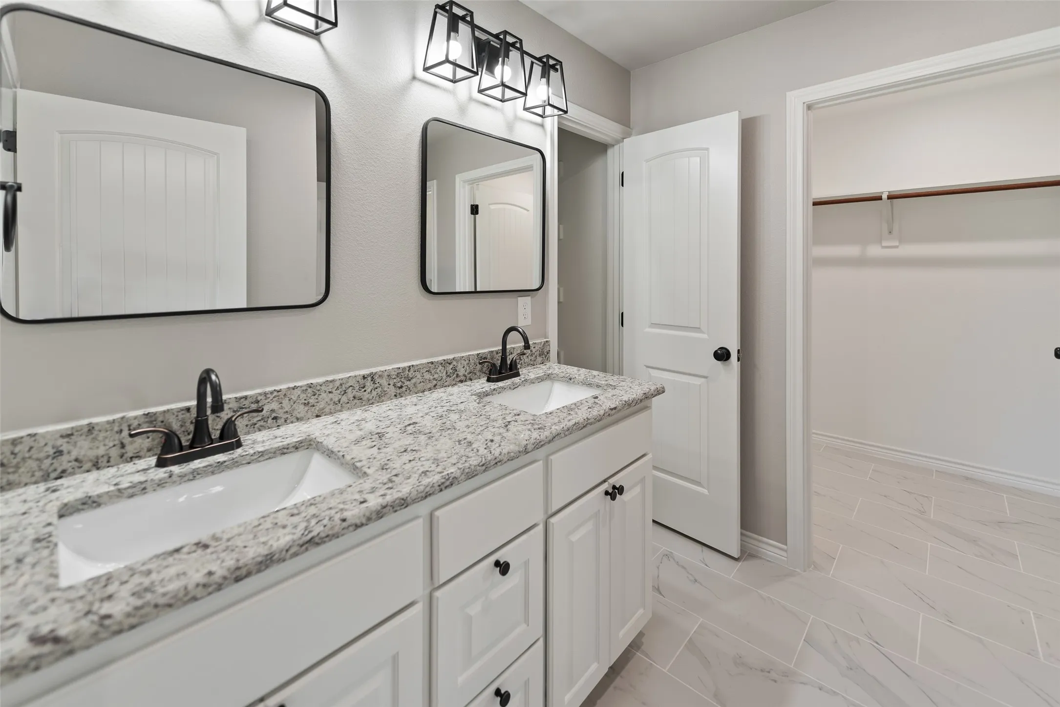 Dual sinks