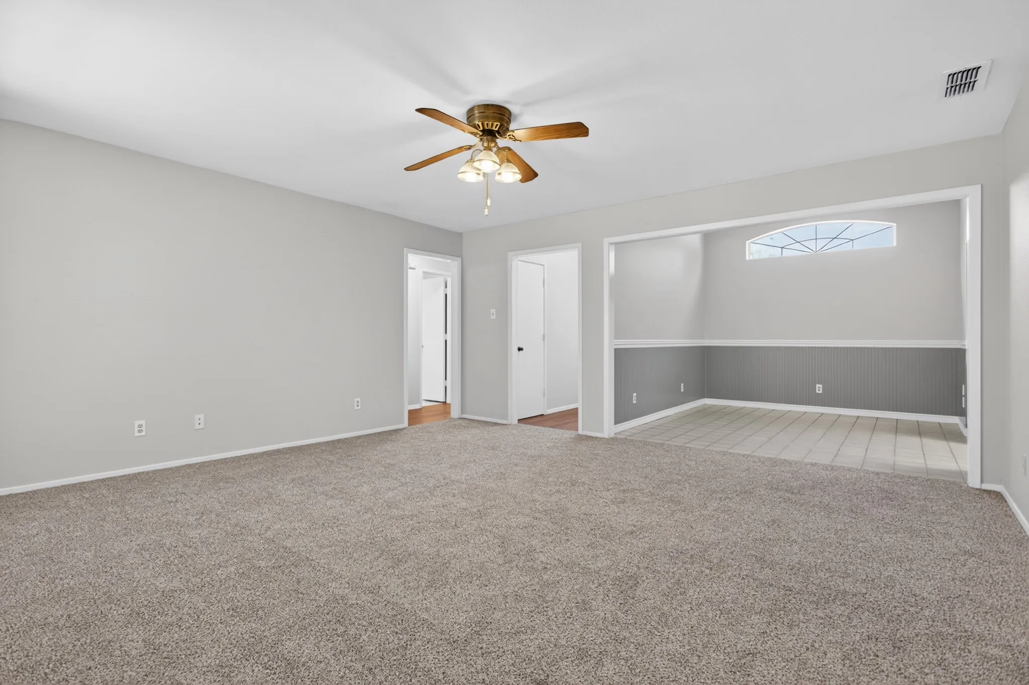 Single Family Residence For Rent in Denton County , 5301 Tartan Circle, Denton, Texas 76208, 3 Bedroom, 2 Bathroom, 2 Garage spaces, 1,568 Sqft, built in 1992, mls#21299977, Real Estate Agent in Denton, Homes For Rent in Denton county, Homes For Rent in Denton, Realtor in Denton Texas, Real Estate Brokerage Independent Realty Texas, Luminita Cordes Realtor
