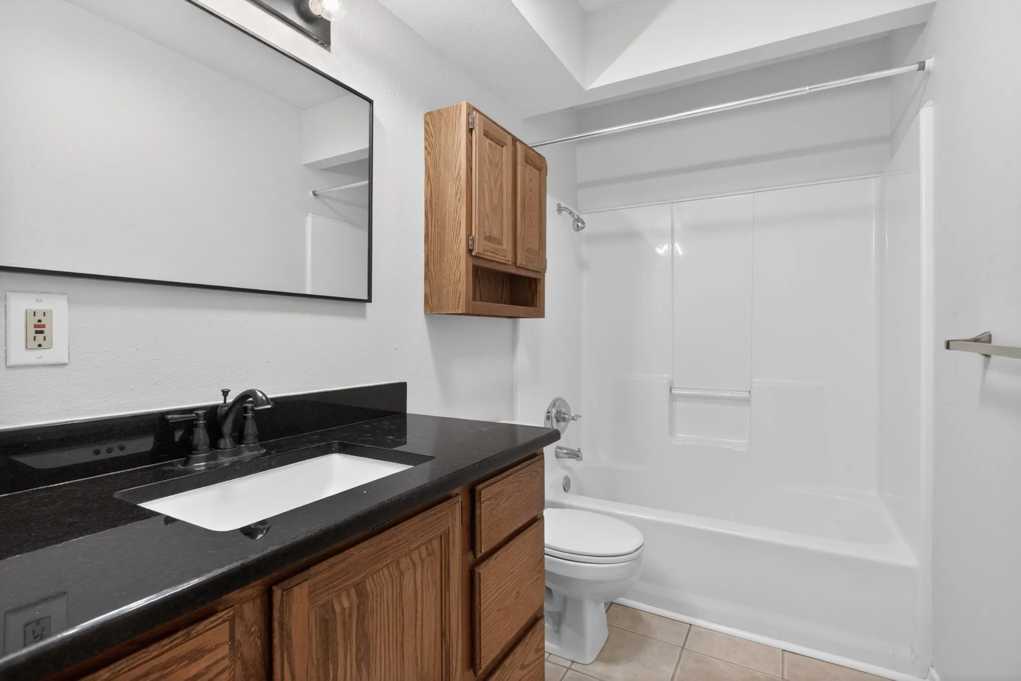 Single Family Residence For Rent in Denton County , 5301 Tartan Circle, Denton, Texas 76208, 3 Bedroom, 2 Bathroom, 2 Garage spaces, 1,568 Sqft, built in 1992, mls#21299977, Real Estate Agent in Denton, Homes For Rent in Denton county, Homes For Rent in Denton, Realtor in Denton Texas, Real Estate Brokerage Independent Realty Texas, Luminita Cordes Realtor