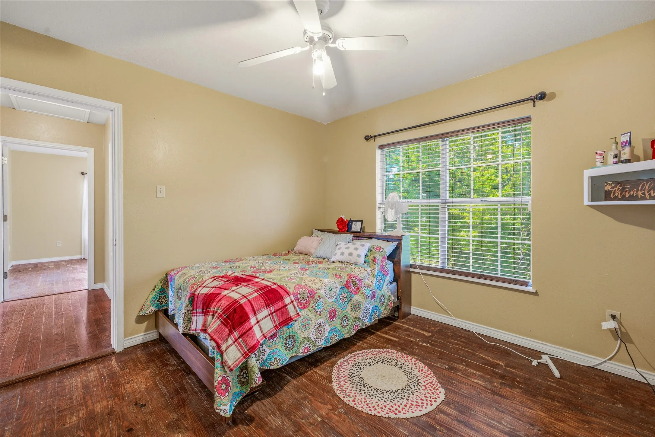 Single Family Residence For Sale in Somervell County , 200 Austin Road, Glen Rose, Texas 76043, 2 Bedroom, 2 Bathroom, Garage spaces, 1,040 Sqft, built in 1949, mls#21301772, Real Estate Agent in Glen Rose, Homes For Sale in Somervell county, Homes For Sale in Glen Rose, Realtor in Glen Rose Texas, Real Estate Brokerage Independent Realty Texas, Luminita Cordes Realtor