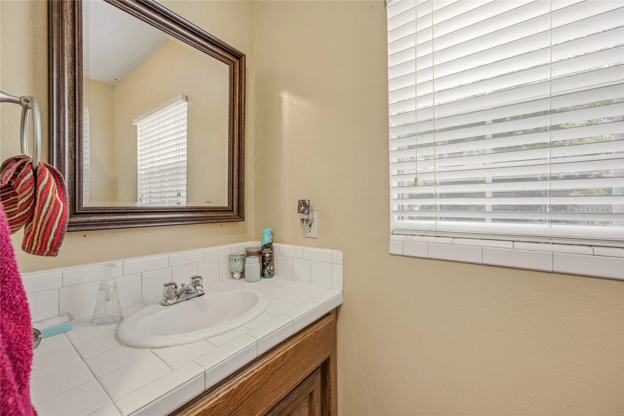 Single Family Residence For Sale in Somervell County , 200 Austin Road, Glen Rose, Texas 76043, 2 Bedroom, 2 Bathroom, Garage spaces, 1,040 Sqft, built in 1949, mls#21301772, Real Estate Agent in Glen Rose, Homes For Sale in Somervell county, Homes For Sale in Glen Rose, Realtor in Glen Rose Texas, Real Estate Brokerage Independent Realty Texas, Luminita Cordes Realtor