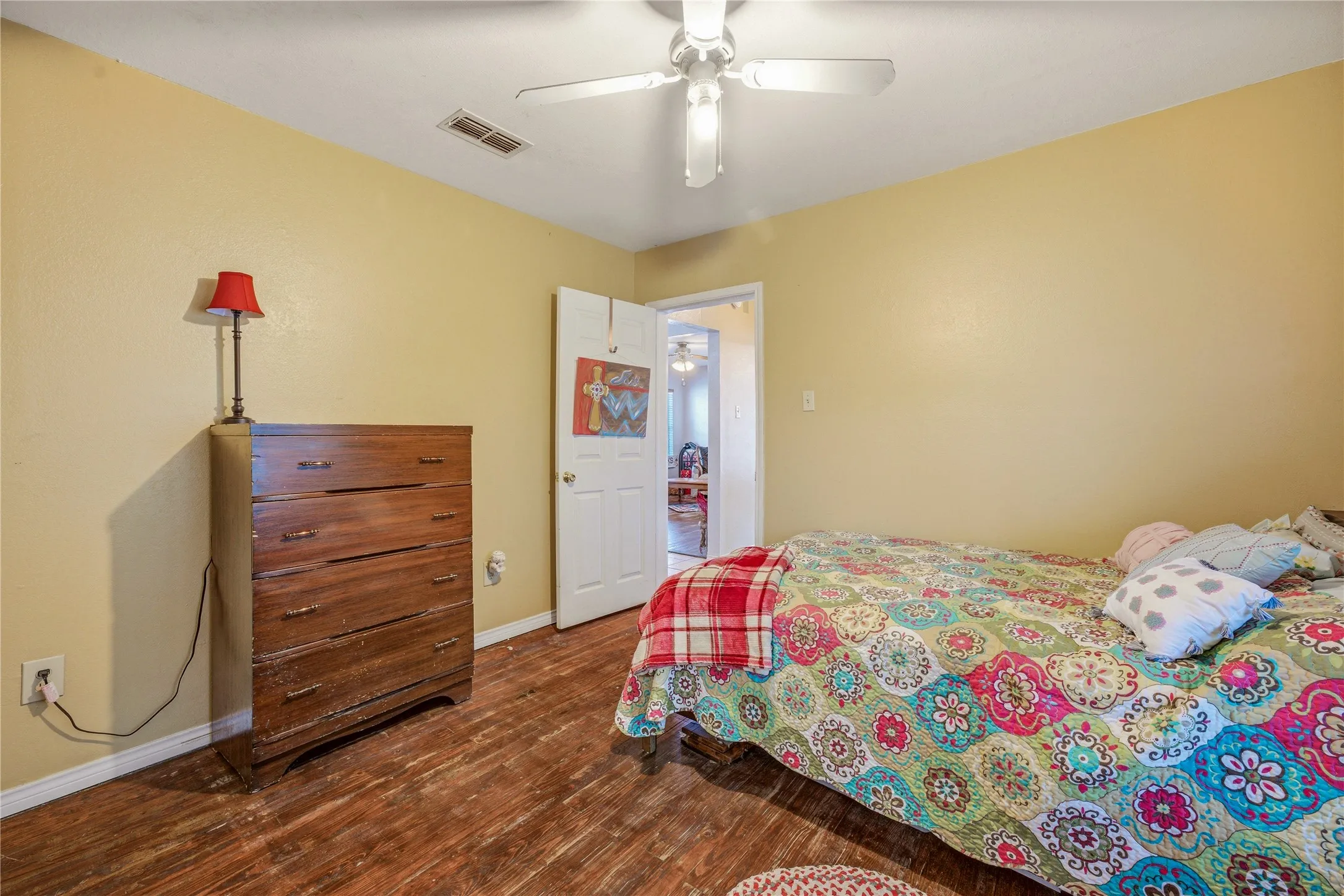 Single Family Residence For Sale in Somervell County , 200 Austin Road, Glen Rose, Texas 76043, 2 Bedroom, 2 Bathroom, Garage spaces, 1,040 Sqft, built in 1949, mls#21301772, Real Estate Agent in Glen Rose, Homes For Sale in Somervell county, Homes For Sale in Glen Rose, Realtor in Glen Rose Texas, Real Estate Brokerage Independent Realty Texas, Luminita Cordes Realtor