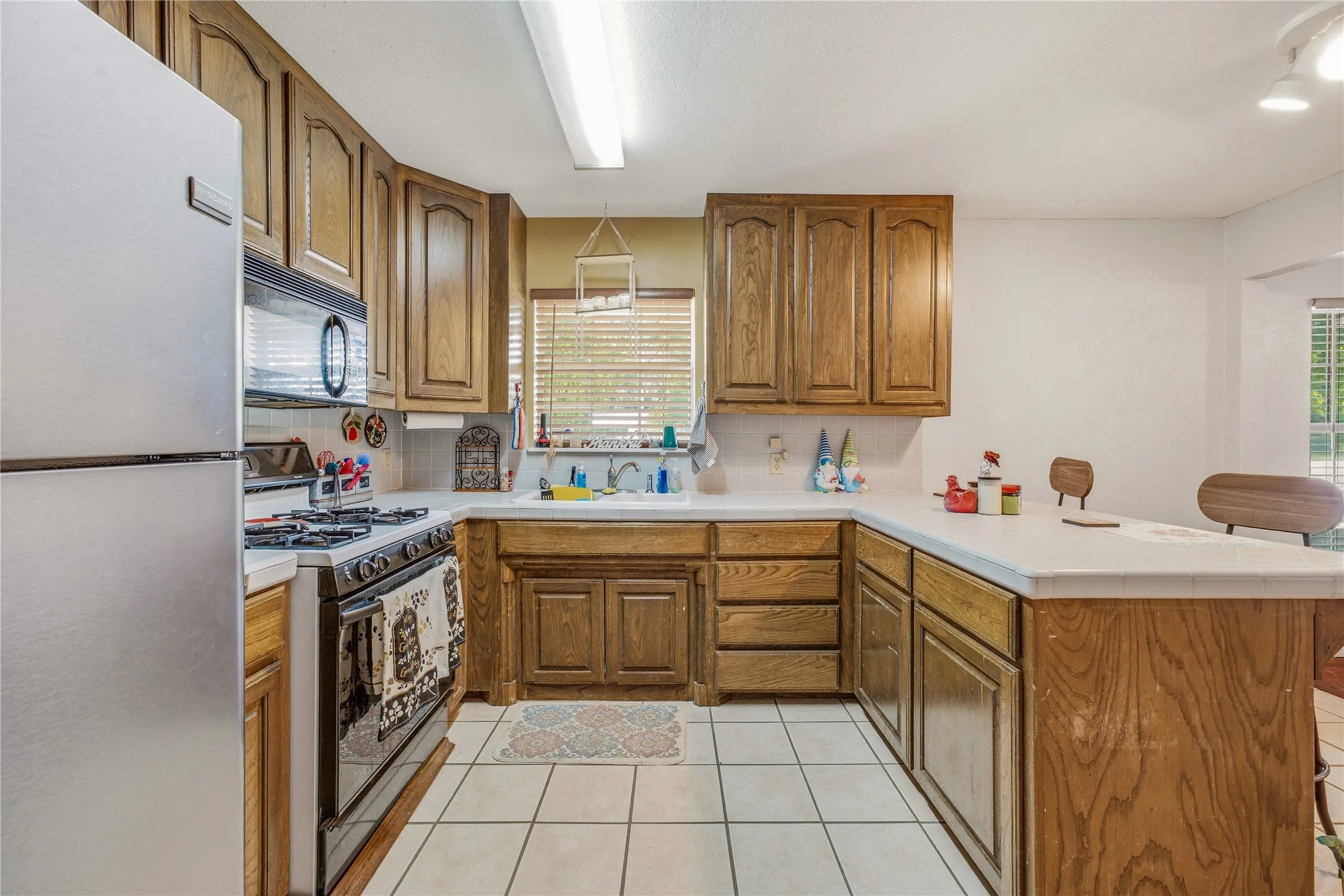 Single Family Residence For Sale in Somervell County , 200 Austin Road, Glen Rose, Texas 76043, 2 Bedroom, 2 Bathroom, Garage spaces, 1,040 Sqft, built in 1949, mls#21301772, Real Estate Agent in Glen Rose, Homes For Sale in Somervell county, Homes For Sale in Glen Rose, Realtor in Glen Rose Texas, Real Estate Brokerage Independent Realty Texas, Luminita Cordes Realtor