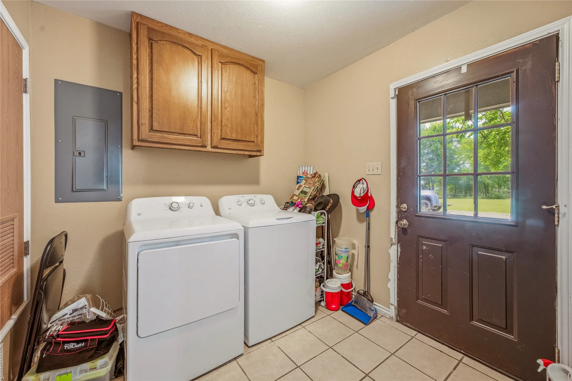 Single Family Residence For Sale in Somervell County , 200 Austin Road, Glen Rose, Texas 76043, 2 Bedroom, 2 Bathroom, Garage spaces, 1,040 Sqft, built in 1949, mls#21301772, Real Estate Agent in Glen Rose, Homes For Sale in Somervell county, Homes For Sale in Glen Rose, Realtor in Glen Rose Texas, Real Estate Brokerage Independent Realty Texas, Luminita Cordes Realtor