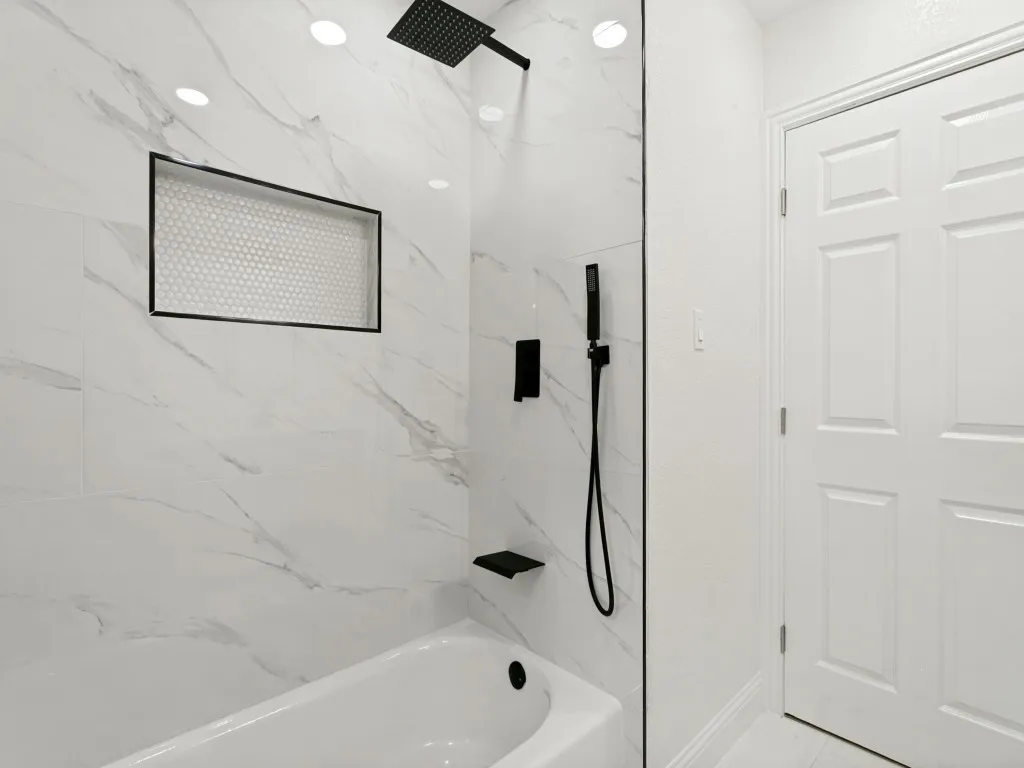 Single Family Residence For Sale in Tarrant County , 429 Harmon Road, Hurst, Texas 76053, 4 Bedroom, 2 Bathroom, 1 Garage spaces, 1,662 Sqft, built in 1953, mls#21301693, Real Estate Agent in Hurst, Homes For Sale in Tarrant county, Homes For Sale in Hurst, Realtor in Hurst Texas, Real Estate Brokerage Independent Realty Texas, Luminita Cordes Realtor