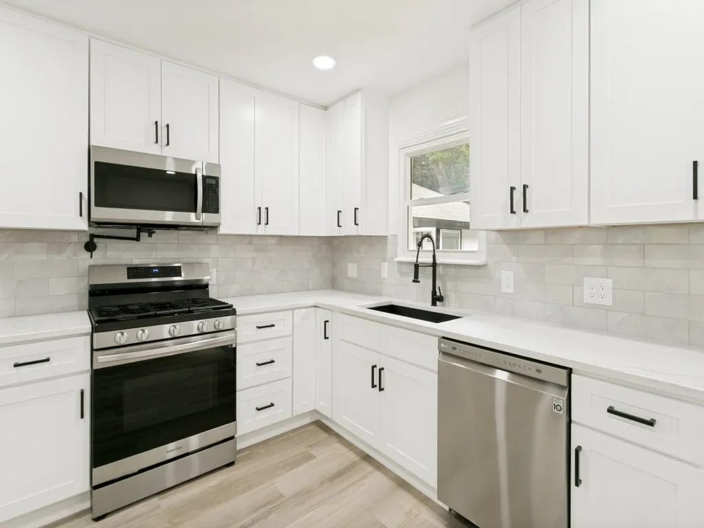 Single Family Residence For Sale in Tarrant County , 429 Harmon Road, Hurst, Texas 76053, 4 Bedroom, 2 Bathroom, 1 Garage spaces, 1,662 Sqft, built in 1953, mls#21301693, Real Estate Agent in Hurst, Homes For Sale in Tarrant county, Homes For Sale in Hurst, Realtor in Hurst Texas, Real Estate Brokerage Independent Realty Texas, Luminita Cordes Realtor