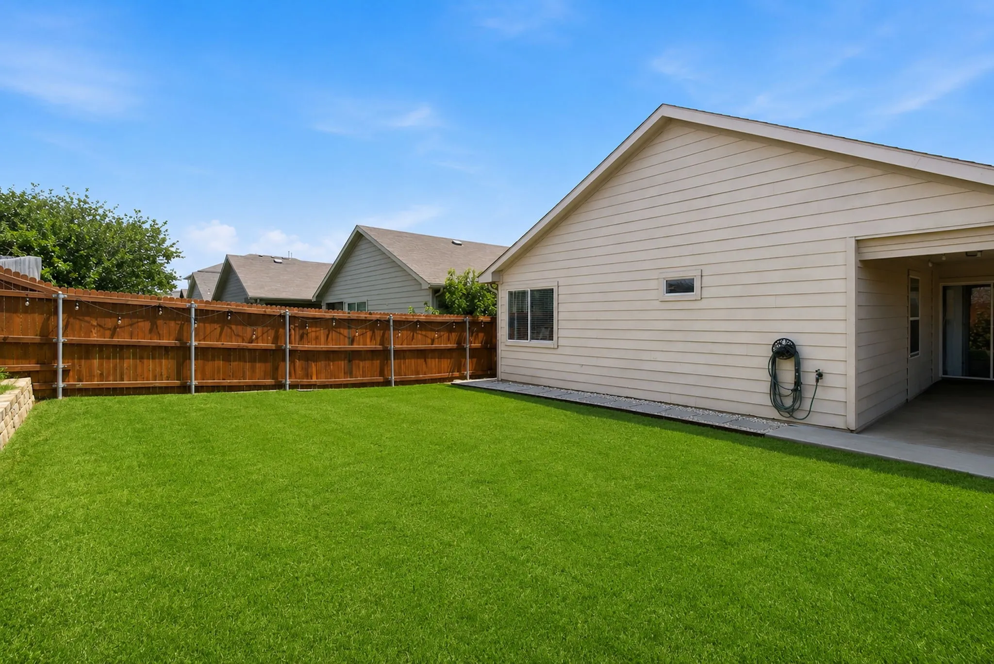Single Family Residence For Rent in Tarrant County , 6005 Melanie Drive, Fort Worth, Texas 76131, 3 Bedroom, 2 Bathroom, 2 Garage spaces, 1,346 Sqft, built in 2006, mls#21301789, Real Estate Agent in Fort Worth, Homes For Rent in Tarrant county, Homes For Rent in Fort Worth, Realtor in Fort Worth Texas, Real Estate Brokerage Independent Realty Texas, Luminita Cordes Realtor