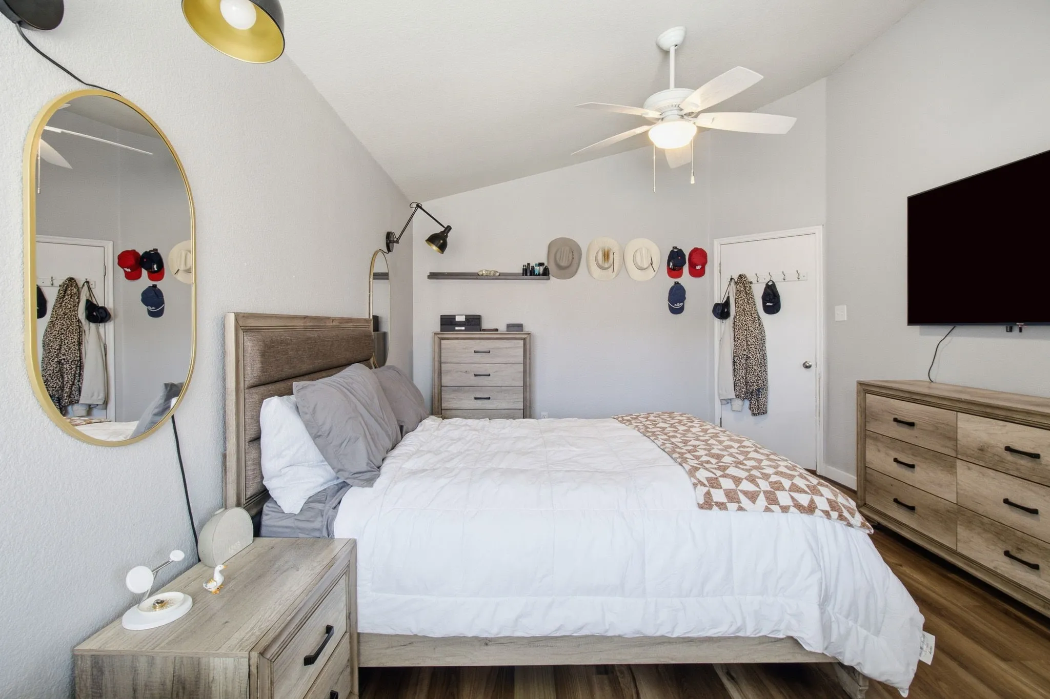 Single Family Residence For Rent in Tarrant County , 6005 Melanie Drive, Fort Worth, Texas 76131, 3 Bedroom, 2 Bathroom, 2 Garage spaces, 1,346 Sqft, built in 2006, mls#21301789, Real Estate Agent in Fort Worth, Homes For Rent in Tarrant county, Homes For Rent in Fort Worth, Realtor in Fort Worth Texas, Real Estate Brokerage Independent Realty Texas, Luminita Cordes Realtor