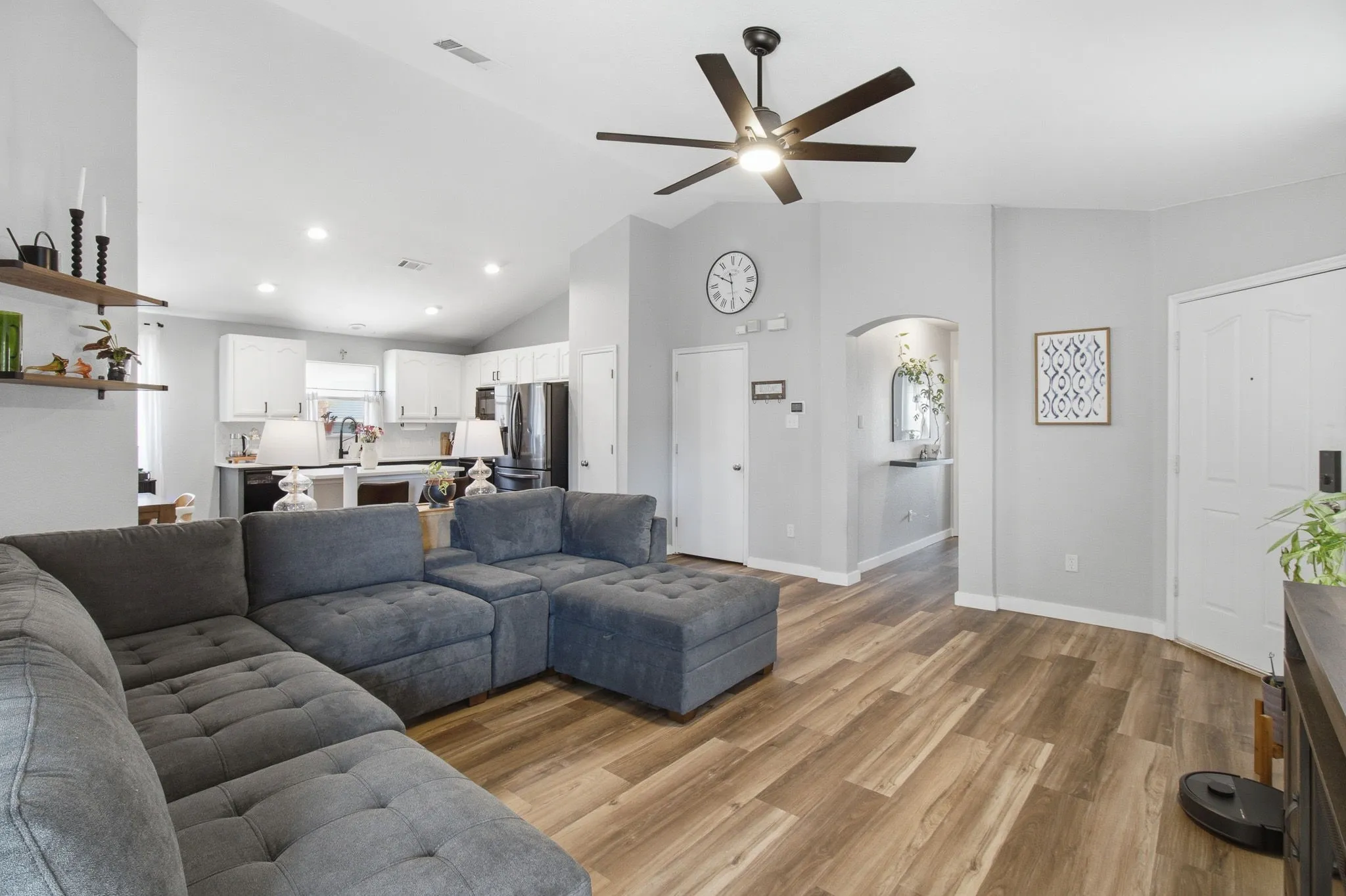 Single Family Residence For Rent in Tarrant County , 6005 Melanie Drive, Fort Worth, Texas 76131, 3 Bedroom, 2 Bathroom, 2 Garage spaces, 1,346 Sqft, built in 2006, mls#21301789, Real Estate Agent in Fort Worth, Homes For Rent in Tarrant county, Homes For Rent in Fort Worth, Realtor in Fort Worth Texas, Real Estate Brokerage Independent Realty Texas, Luminita Cordes Realtor