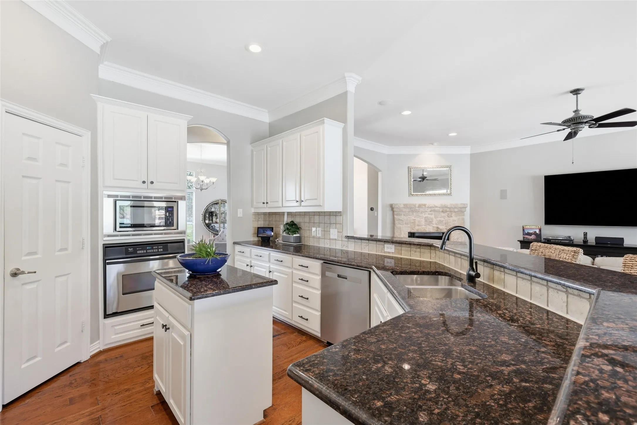 Single Family Residence For Sale in Denton County , 2705 Winthrop Hill Road, Denton, Texas 76226, 4 Bedroom, 3 Bathroom, 3 Garage spaces, 2,715 Sqft, built in 2004, mls#21301803, Real Estate Agent in Denton, Homes For Sale in Denton county, Homes For Sale in Denton, Realtor in Denton Texas, Real Estate Brokerage Independent Realty Texas, Luminita Cordes Realtor