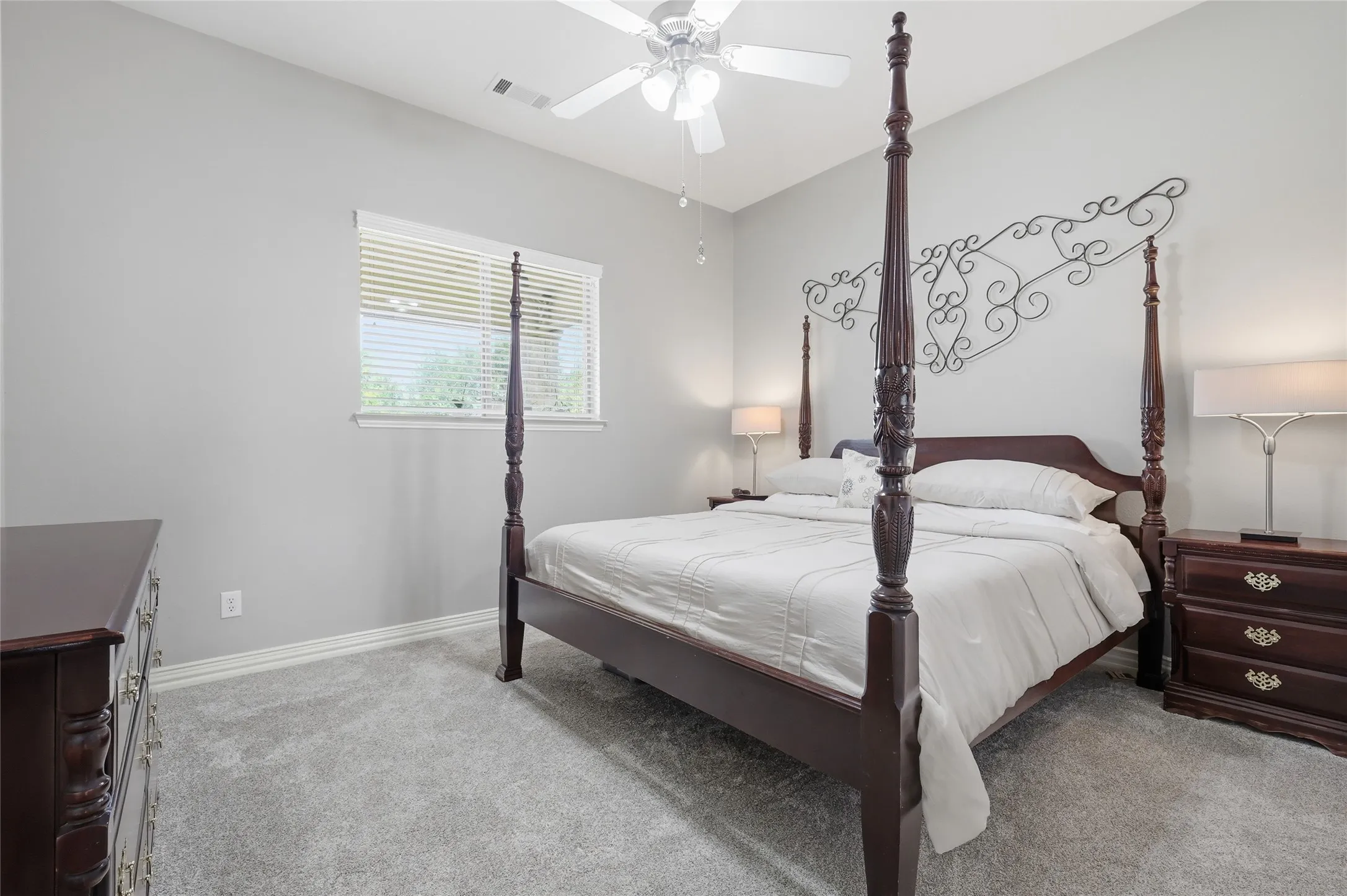 Single Family Residence For Sale in Denton County , 2705 Winthrop Hill Road, Denton, Texas 76226, 4 Bedroom, 3 Bathroom, 3 Garage spaces, 2,715 Sqft, built in 2004, mls#21301803, Real Estate Agent in Denton, Homes For Sale in Denton county, Homes For Sale in Denton, Realtor in Denton Texas, Real Estate Brokerage Independent Realty Texas, Luminita Cordes Realtor