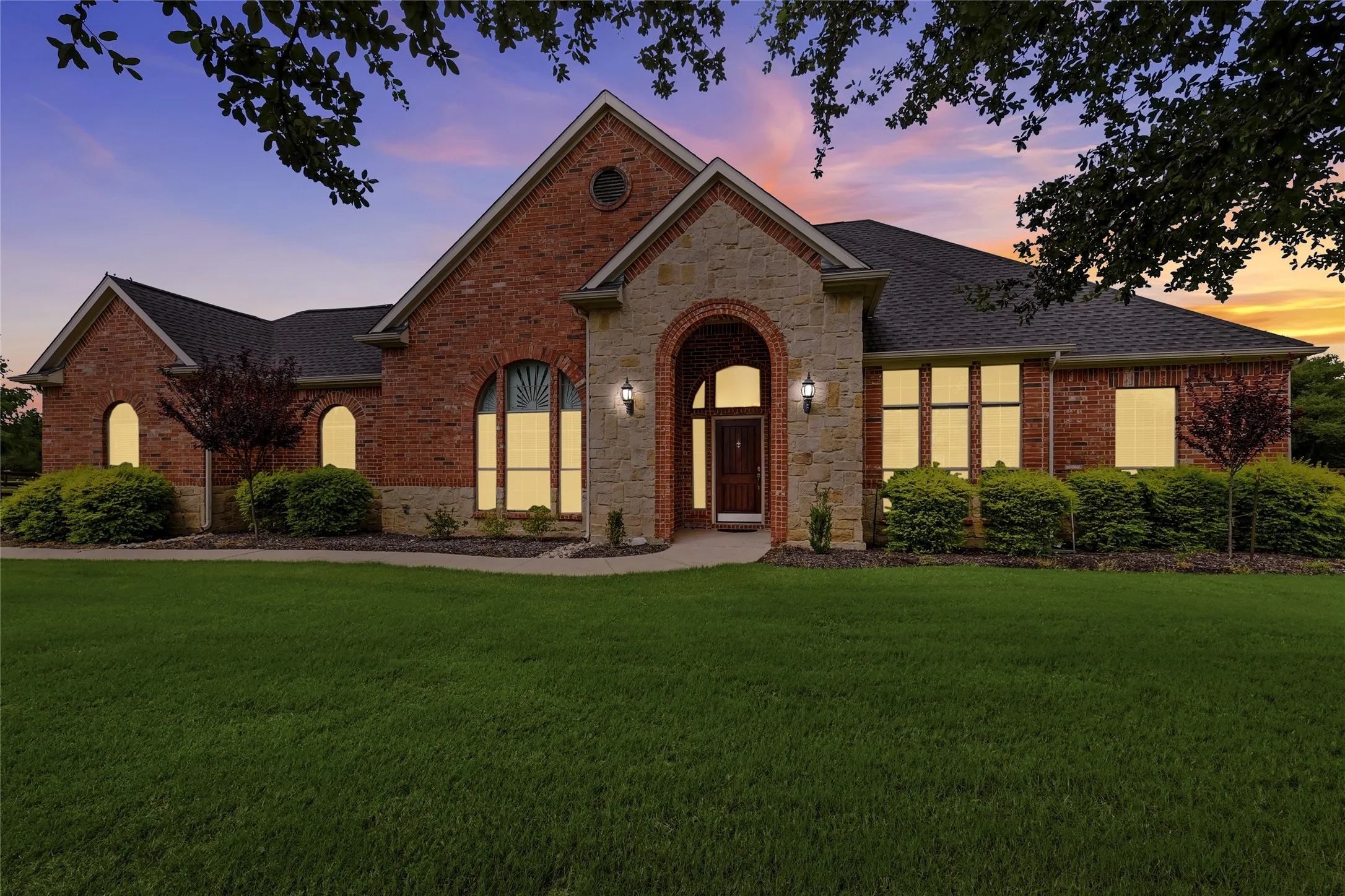 Single Family Residence For Sale in Denton County , 2705 Winthrop Hill Road, Denton, Texas 76226, 4 Bedroom, 3 Bathroom, 3 Garage spaces, 2,715 Sqft, built in 2004, mls#21301803, Real Estate Agent in Denton, Homes For Sale in Denton county, Homes For Sale in Denton, Realtor in Denton Texas, Real Estate Brokerage Independent Realty Texas, Luminita Cordes Realtor
