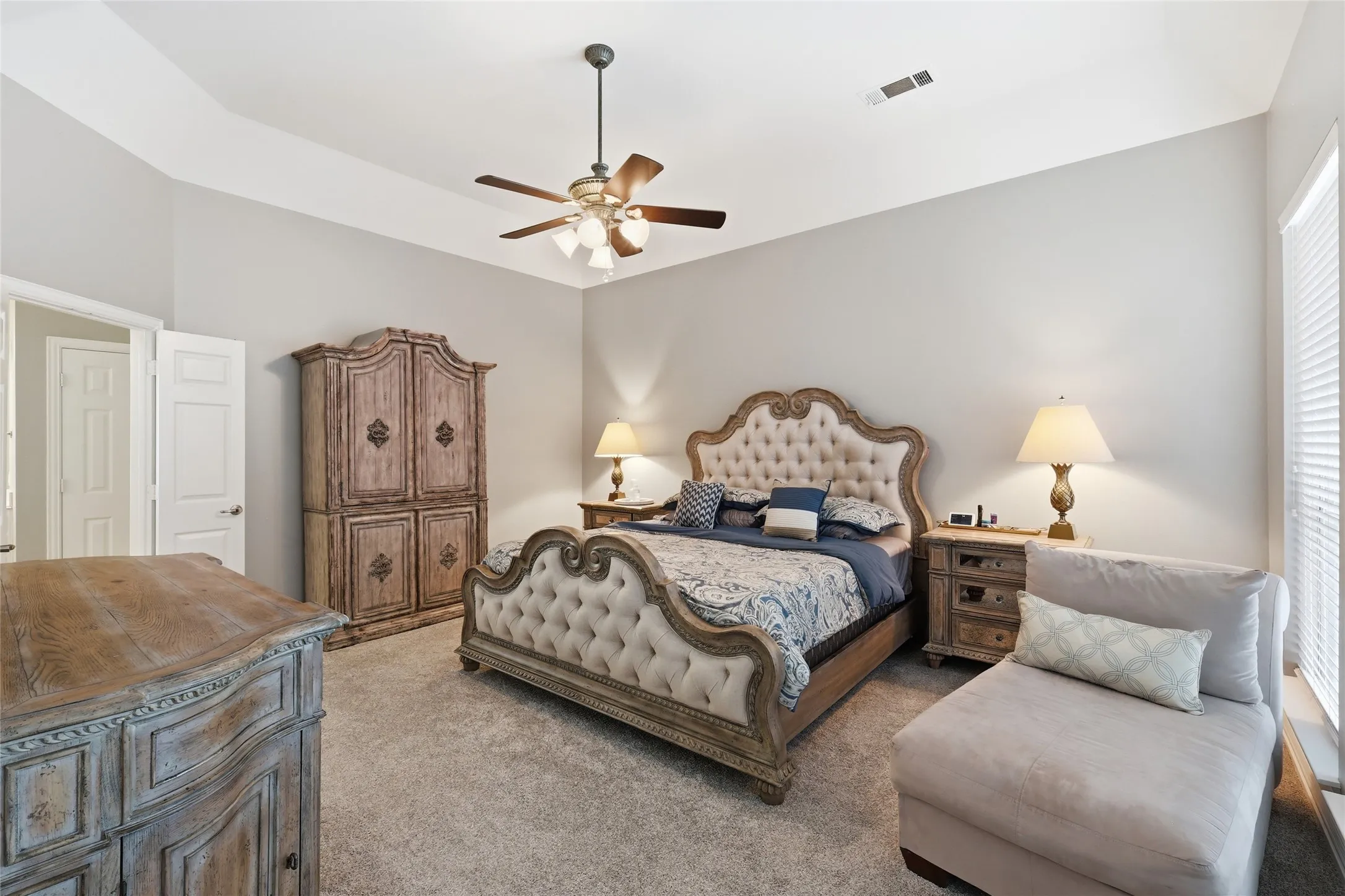 Single Family Residence For Sale in Denton County , 2705 Winthrop Hill Road, Denton, Texas 76226, 4 Bedroom, 3 Bathroom, 3 Garage spaces, 2,715 Sqft, built in 2004, mls#21301803, Real Estate Agent in Denton, Homes For Sale in Denton county, Homes For Sale in Denton, Realtor in Denton Texas, Real Estate Brokerage Independent Realty Texas, Luminita Cordes Realtor
