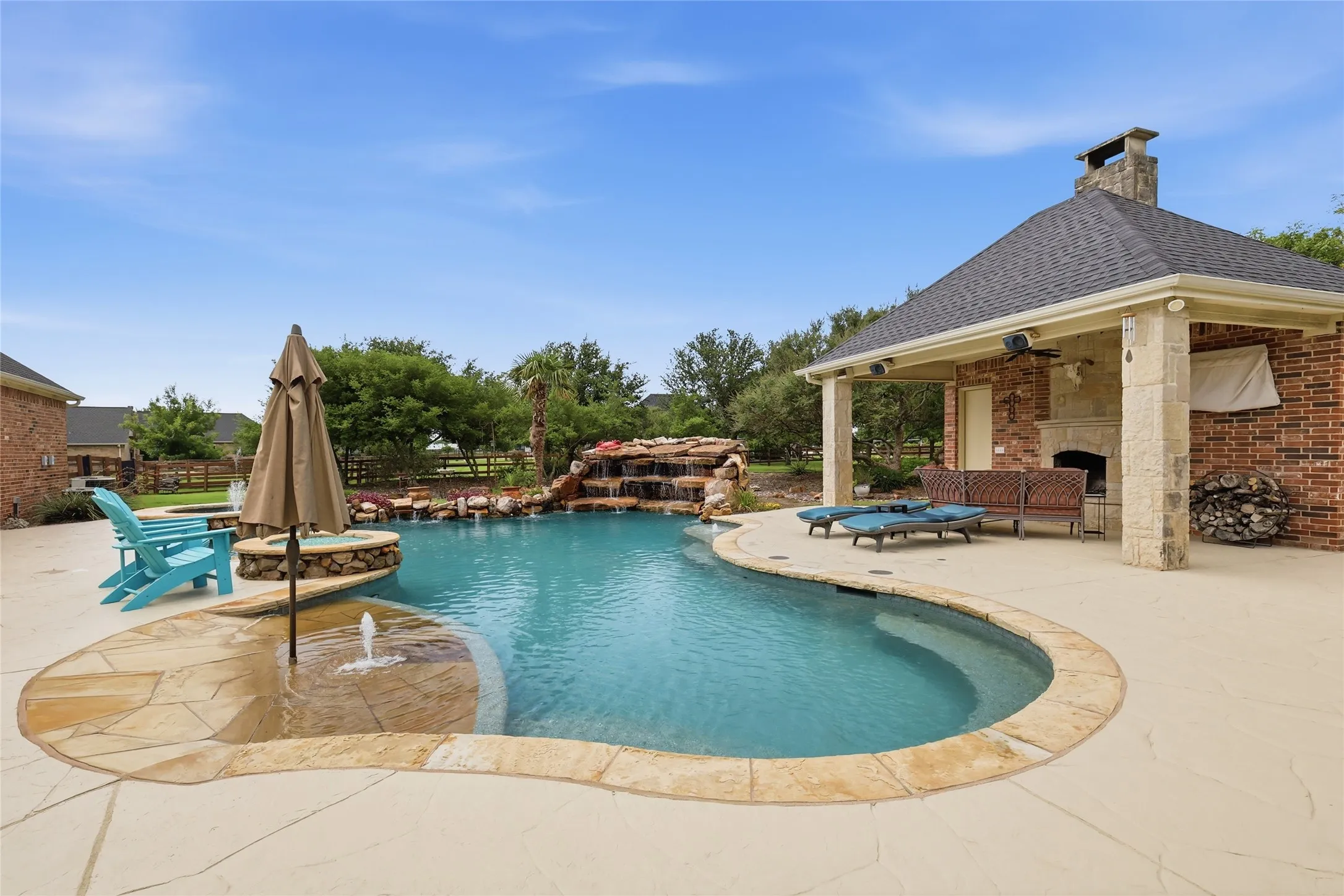 Single Family Residence For Sale in Denton County , 2705 Winthrop Hill Road, Denton, Texas 76226, 4 Bedroom, 3 Bathroom, 3 Garage spaces, 2,715 Sqft, built in 2004, mls#21301803, Real Estate Agent in Denton, Homes For Sale in Denton county, Homes For Sale in Denton, Realtor in Denton Texas, Real Estate Brokerage Independent Realty Texas, Luminita Cordes Realtor
