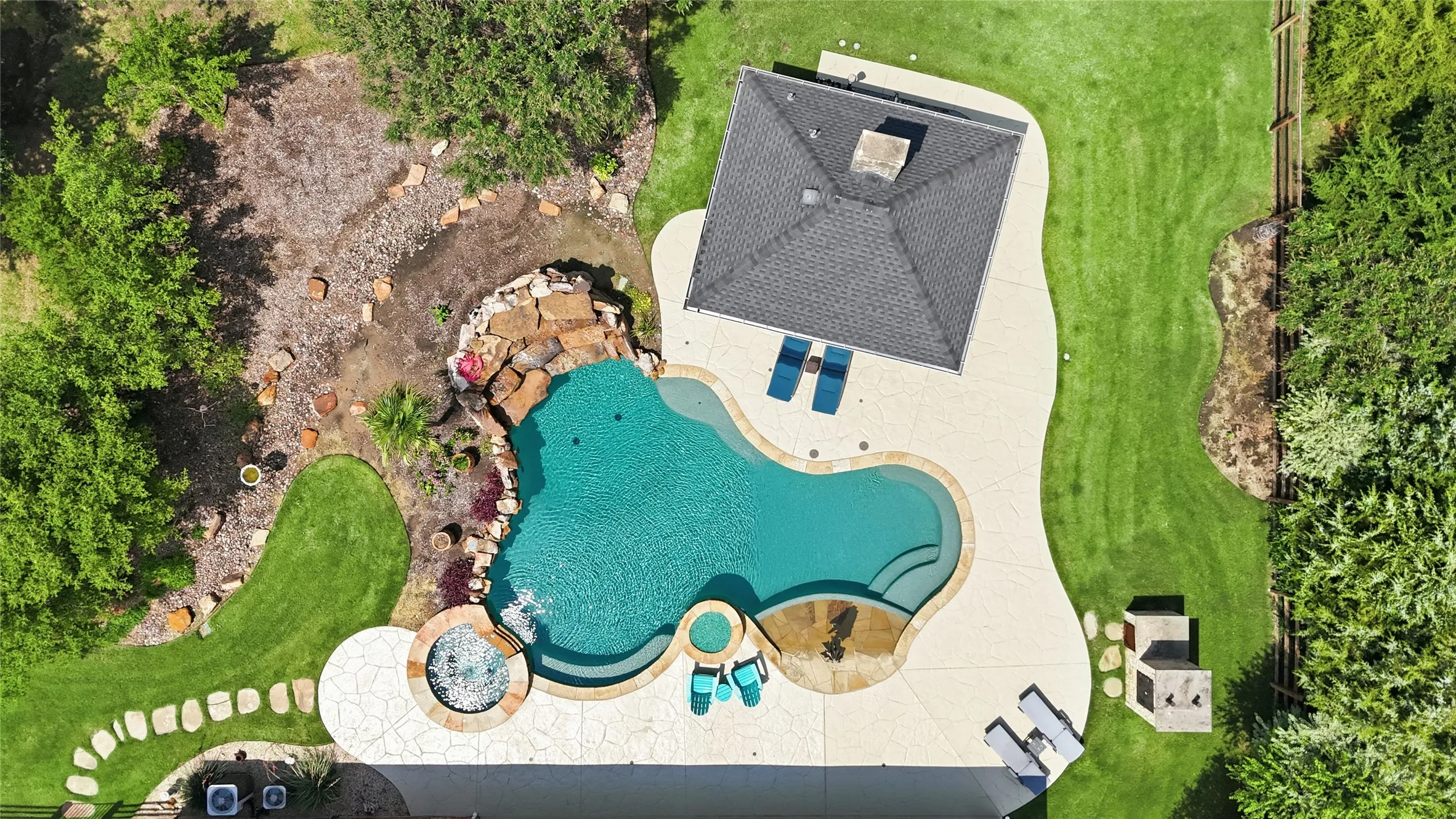 Single Family Residence For Sale in Denton County , 2705 Winthrop Hill Road, Denton, Texas 76226, 4 Bedroom, 3 Bathroom, 3 Garage spaces, 2,715 Sqft, built in 2004, mls#21301803, Real Estate Agent in Denton, Homes For Sale in Denton county, Homes For Sale in Denton, Realtor in Denton Texas, Real Estate Brokerage Independent Realty Texas, Luminita Cordes Realtor