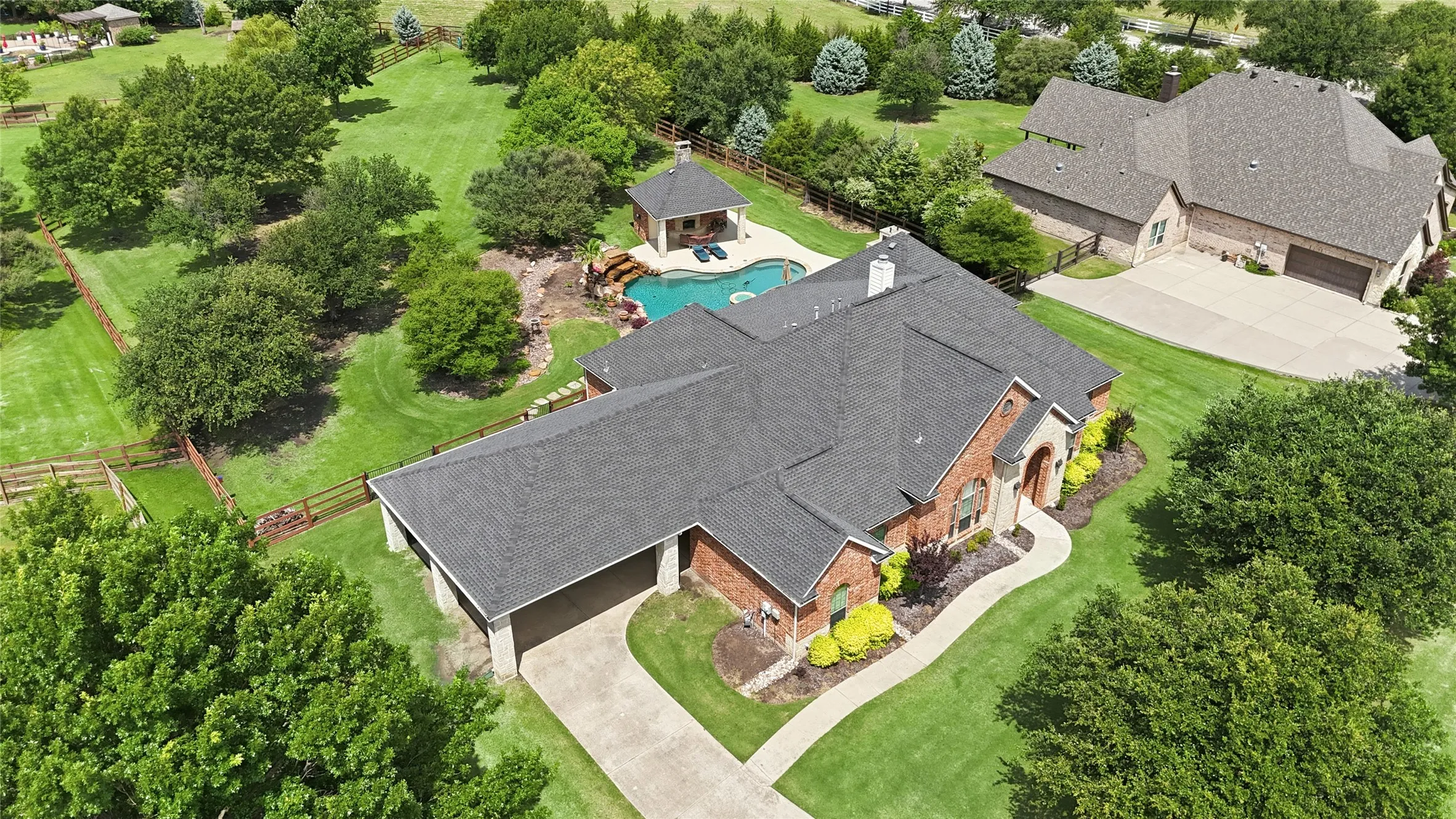 Single Family Residence For Sale in Denton County , 2705 Winthrop Hill Road, Denton, Texas 76226, 4 Bedroom, 3 Bathroom, 3 Garage spaces, 2,715 Sqft, built in 2004, mls#21301803, Real Estate Agent in Denton, Homes For Sale in Denton county, Homes For Sale in Denton, Realtor in Denton Texas, Real Estate Brokerage Independent Realty Texas, Luminita Cordes Realtor